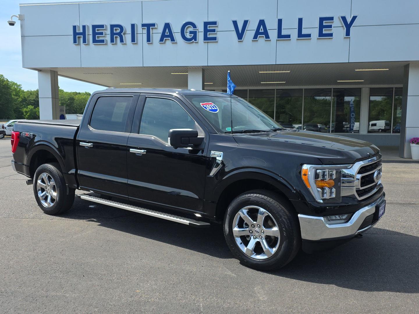 Agate Black 2022 Ford F-150 XLT SuperCrew 4WD Pickup Truck Four-Wheel Drive Automatic