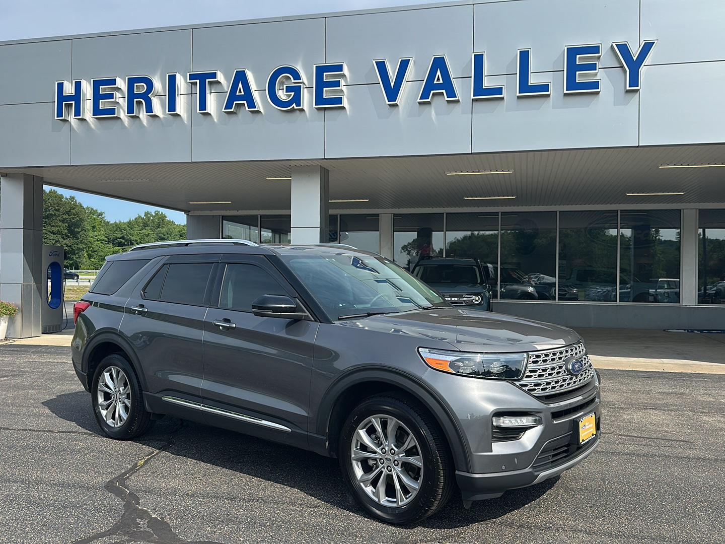 Carbonized Gray 2022 Ford Explorer SUV / Crossover All-Wheel Drive Automatic