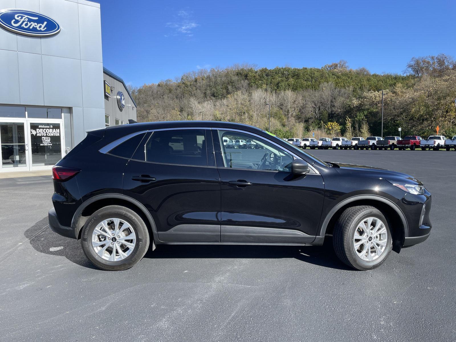 View vehicle photo 2