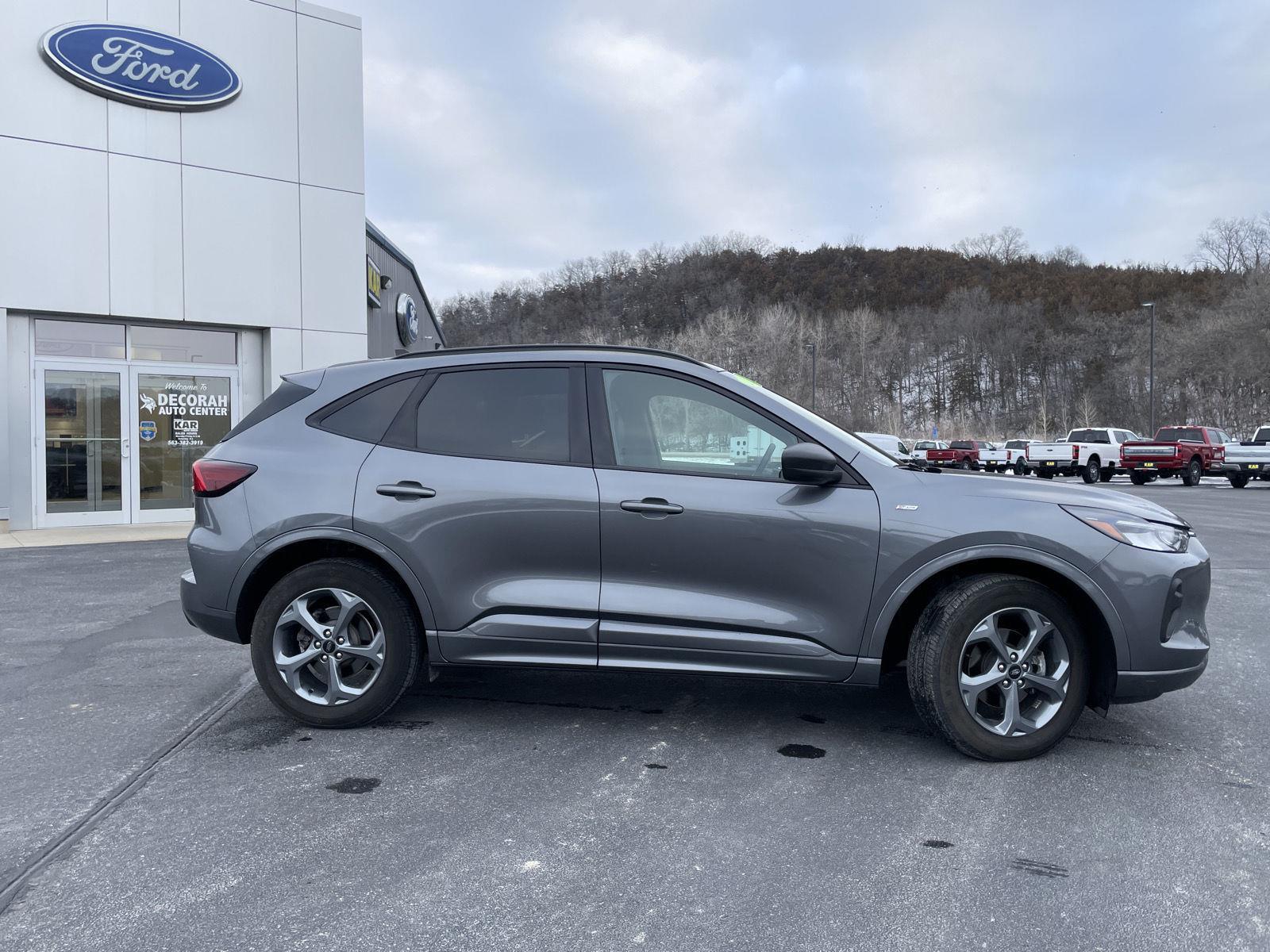View vehicle photo 2