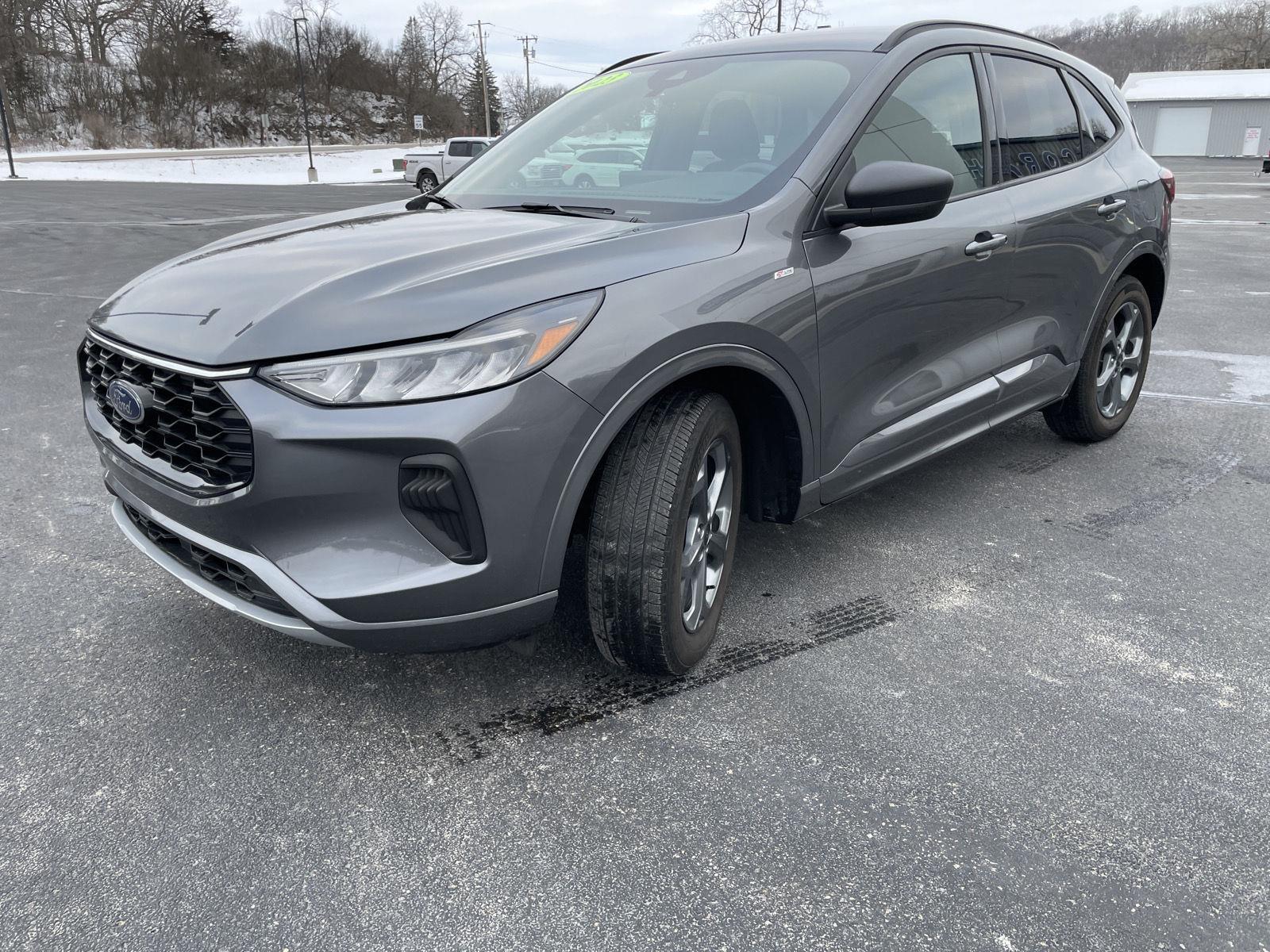 View vehicle photo 5