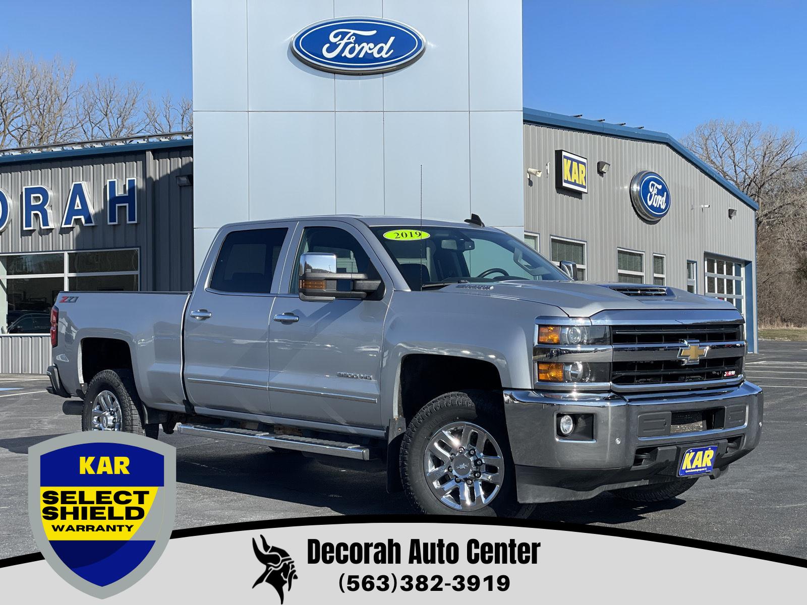Silver Ice Metallic 2019 Chevrolet Silverado 3500HD LTZ Crew Cab 4WD Pickup Truck Four-Wheel Drive 6-Speed Automatic