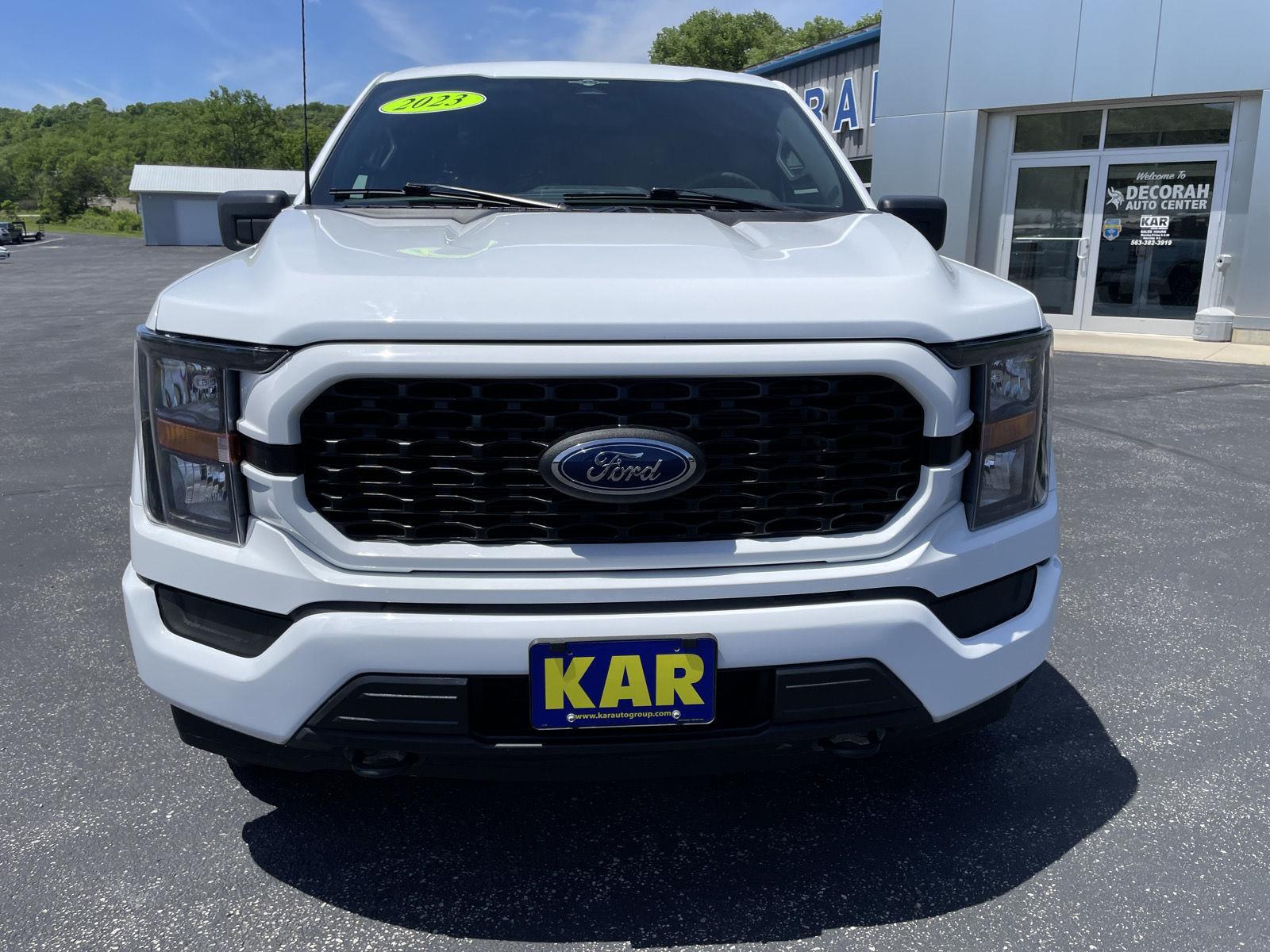 View vehicle photo 4