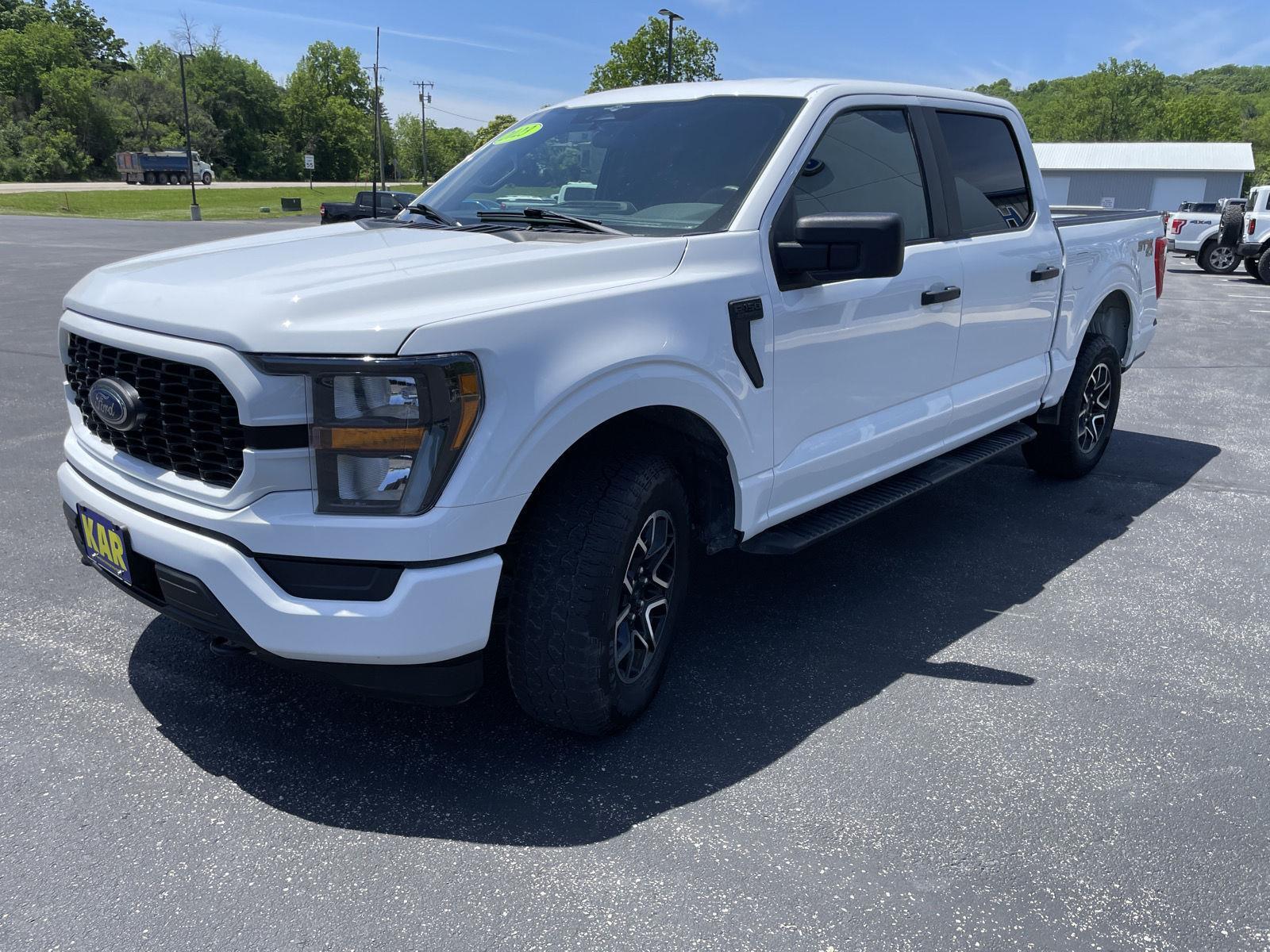 View vehicle photo 5