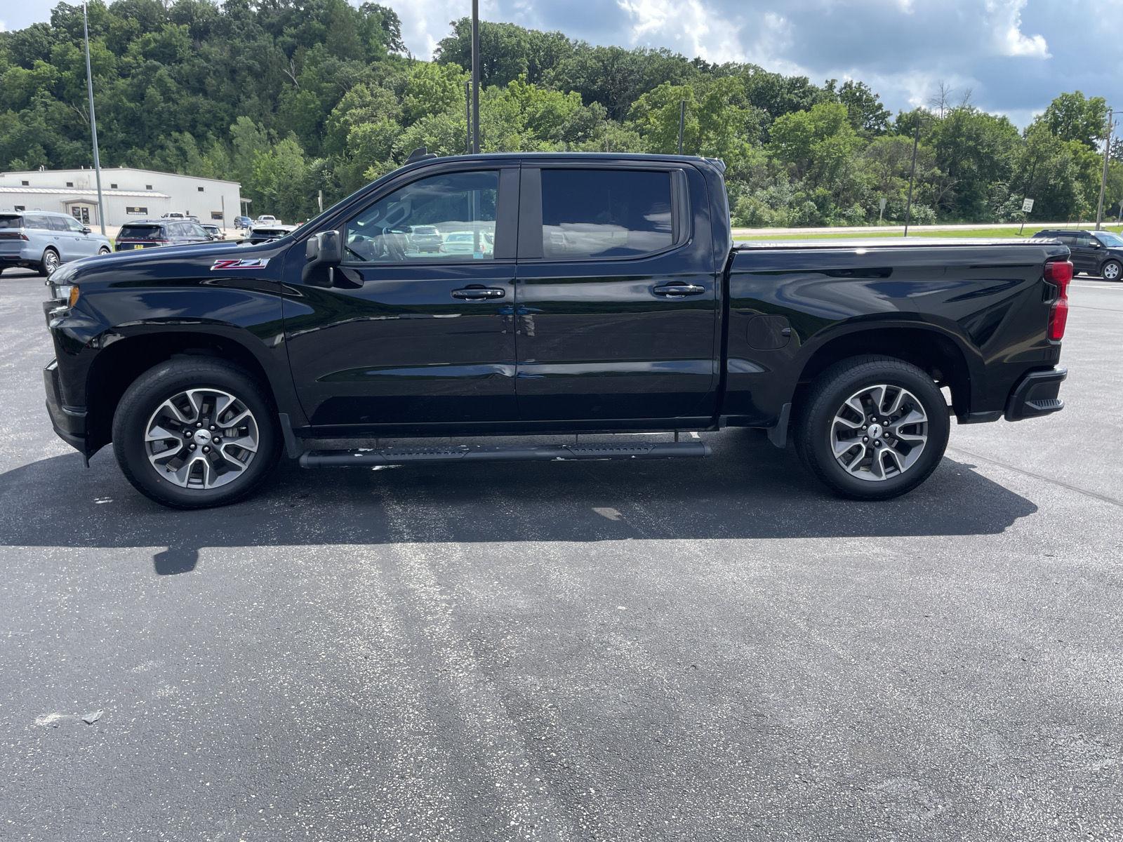 View vehicle photo 6