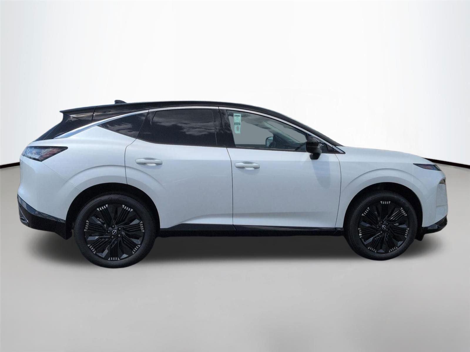 New 2026 Everest White Pearl Tricoat/Super Black Nissan Platinum image 6