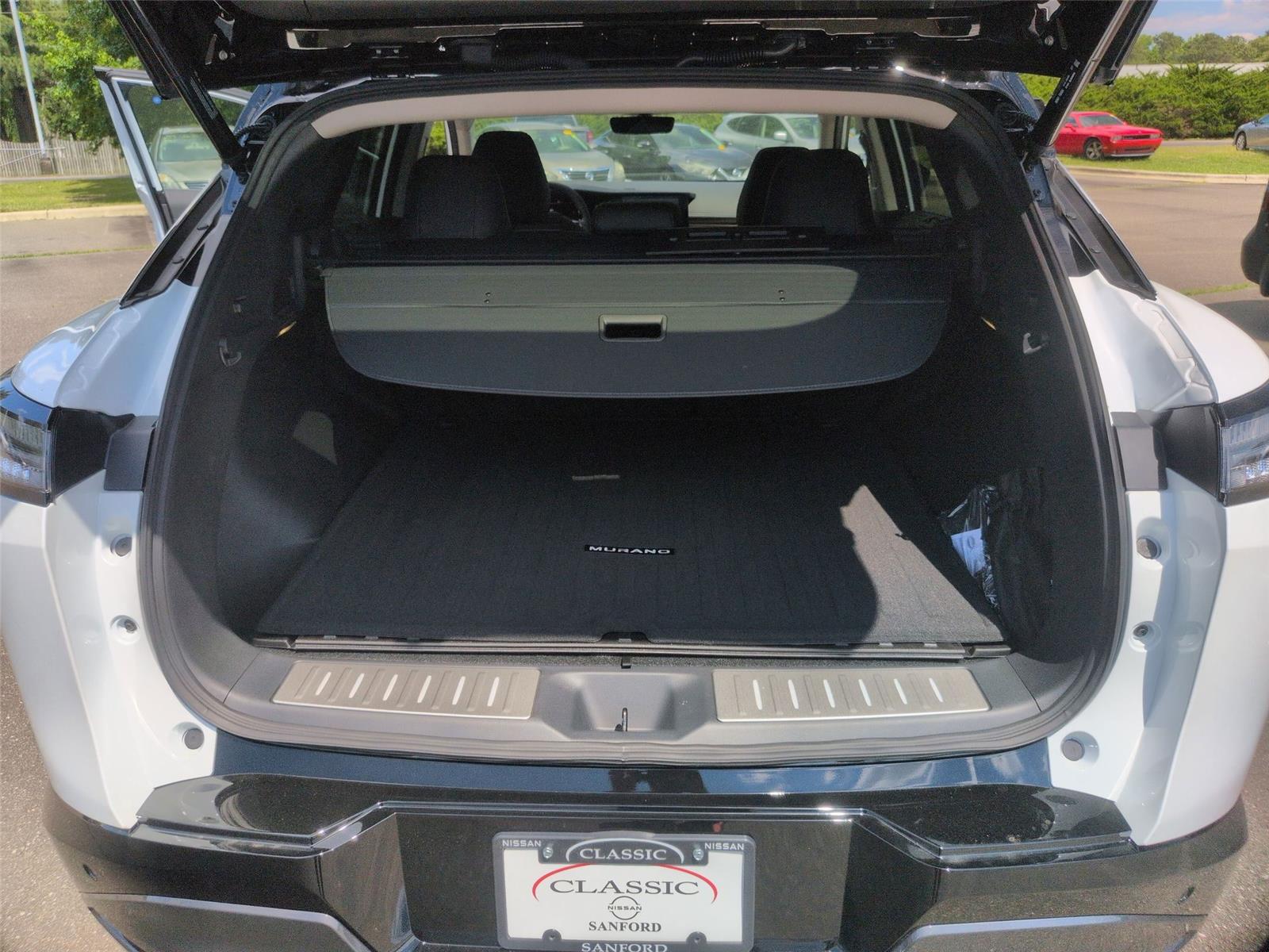 New 2026 Everest White Pearl Tricoat/Super Black Nissan Platinum image 36