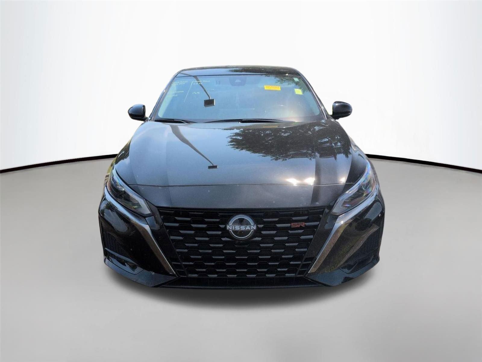 Used 2023 Super Black Nissan 2.5 SR image 4