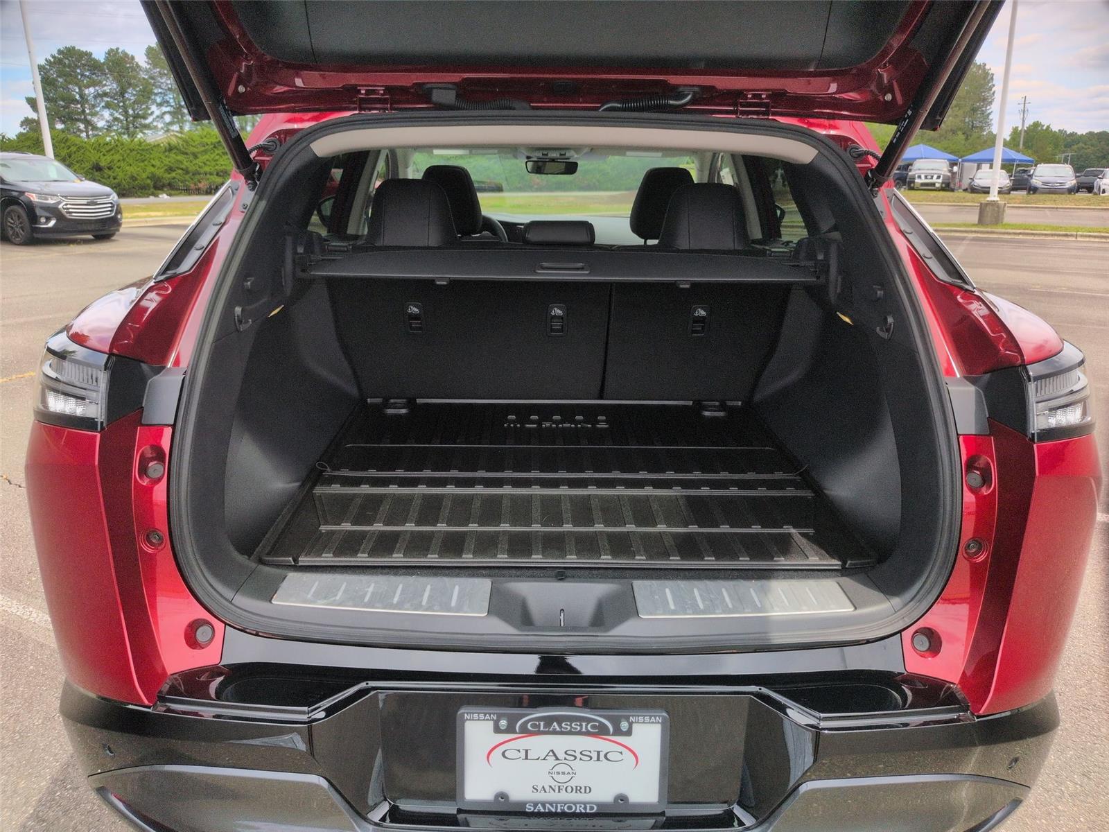 New 2026 Scarlet Ember Tintcoat Nissan Platinum image 36