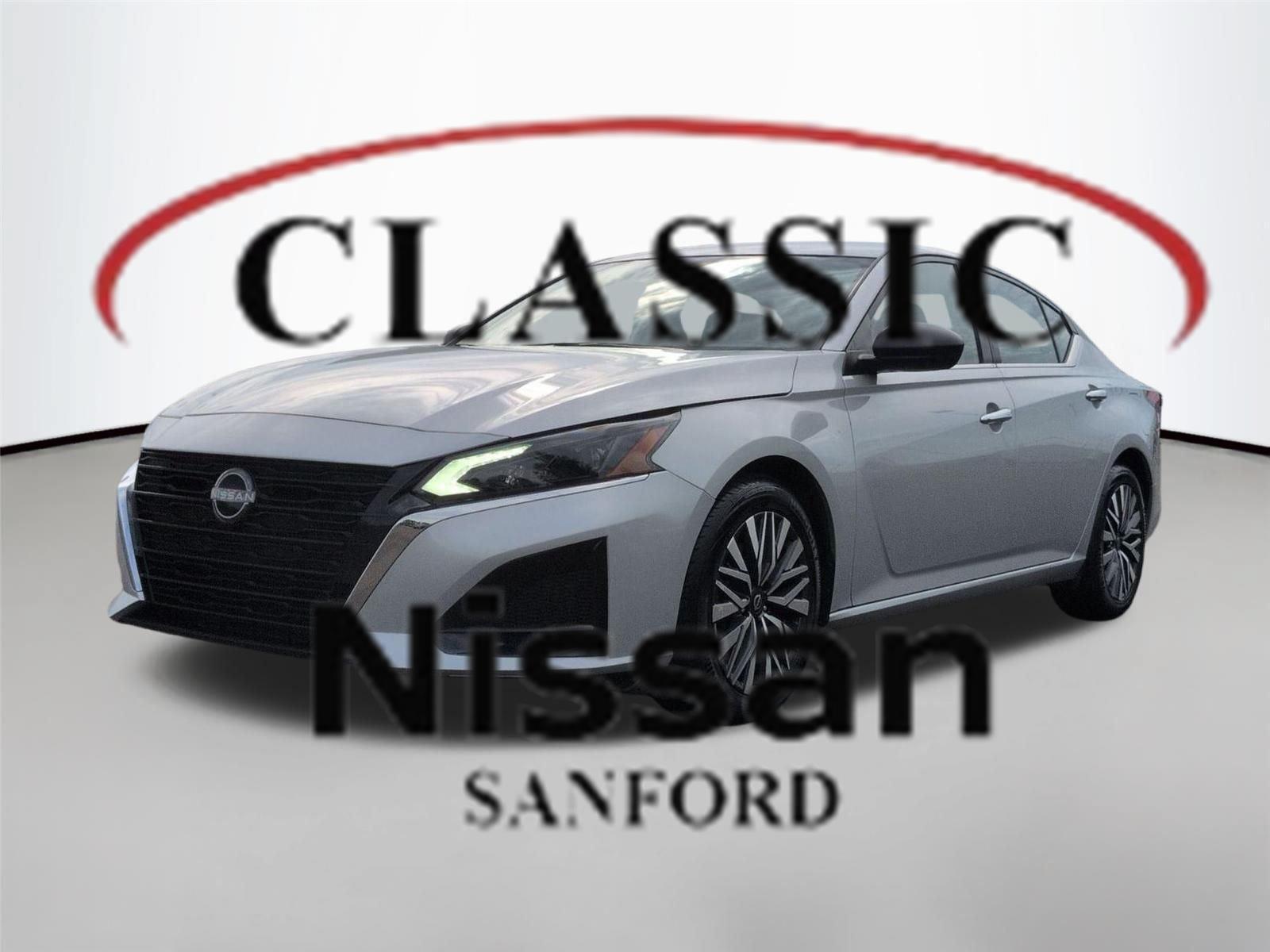 Brilliant Silver Metallic 2024 Nissan Altima Sedan Front-Wheel Drive Continuously Variable Transmission