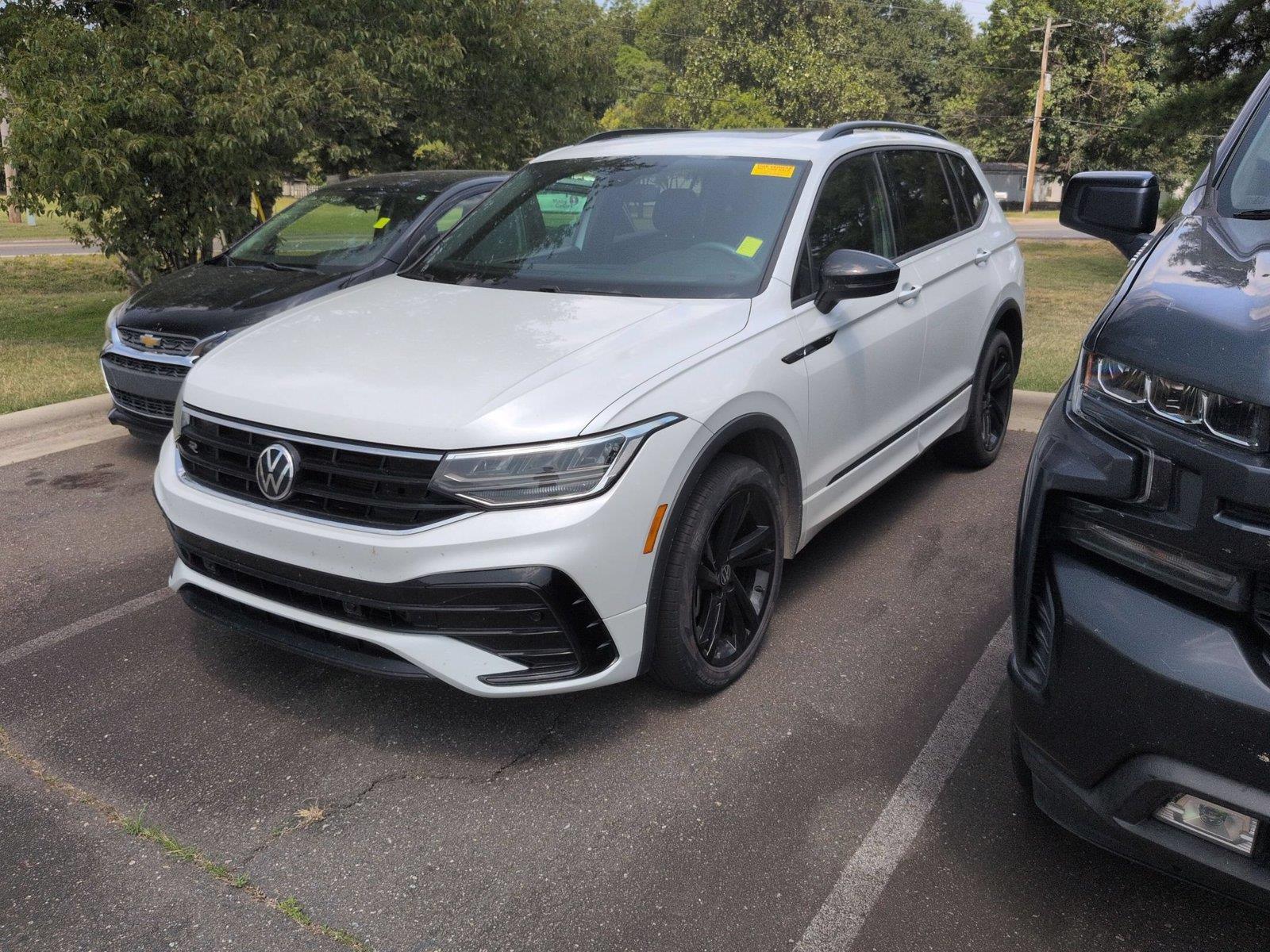 Opal White Pearl 2023 Volkswagen Tiguan SUV / Crossover Front-Wheel Drive Automatic