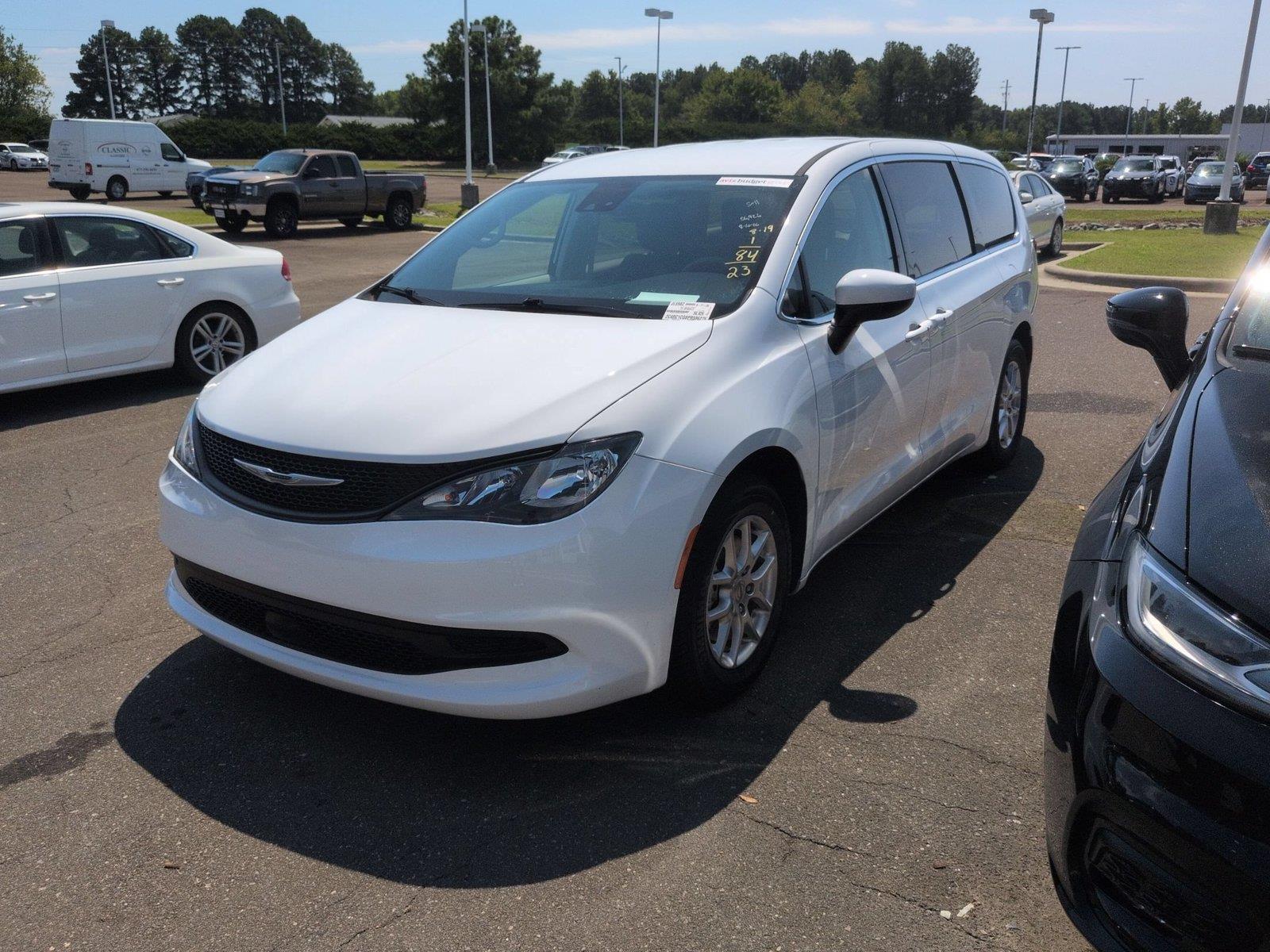Bright White Clearcoat 2023 Chrysler Voyager Minivan Front-Wheel Drive 9-Speed Automatic