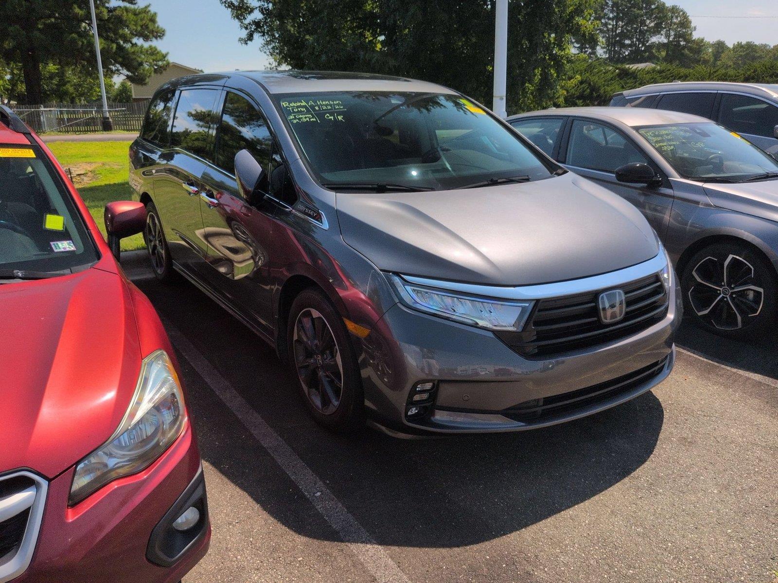 View vehicle photo 2