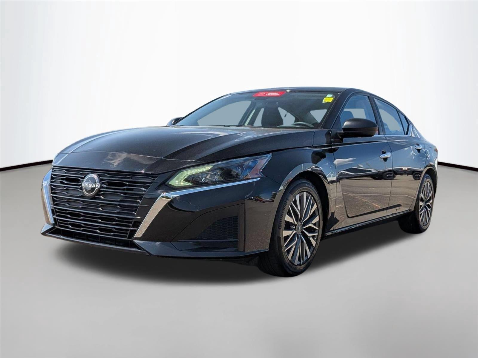 Super Black 2025 Nissan Altima Sedan Front-Wheel Drive Continuously Variable Transmission