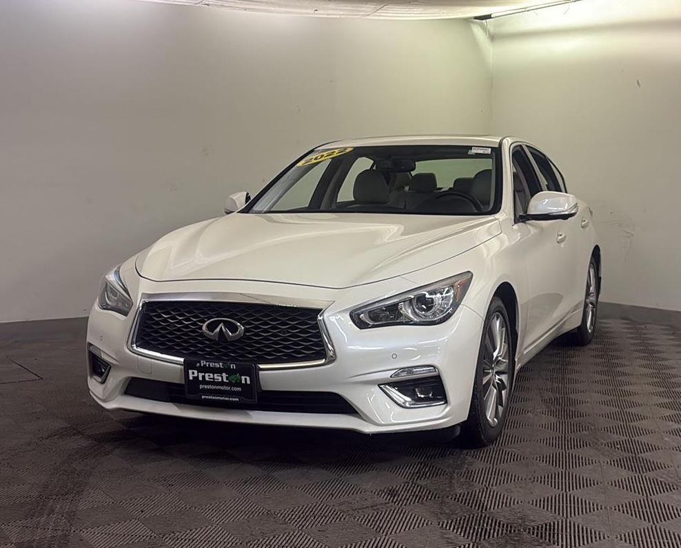 INFINITI Q50 Luxe AWD