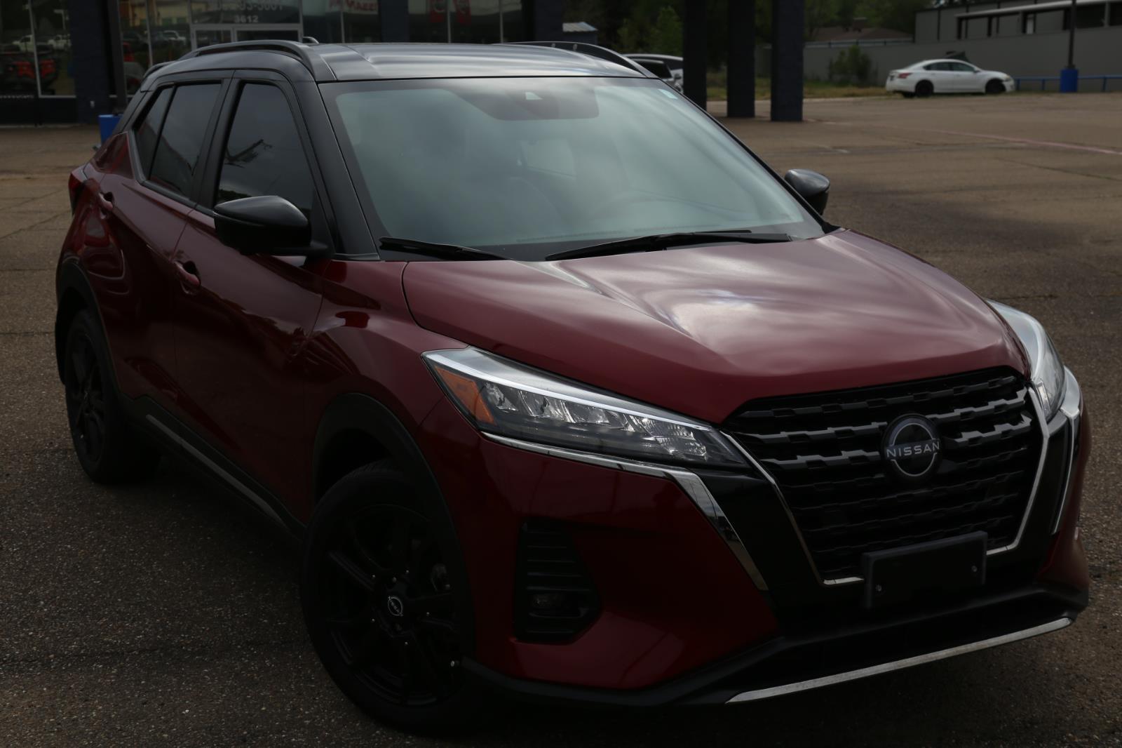 2023 Nissan Kicks SR FWD