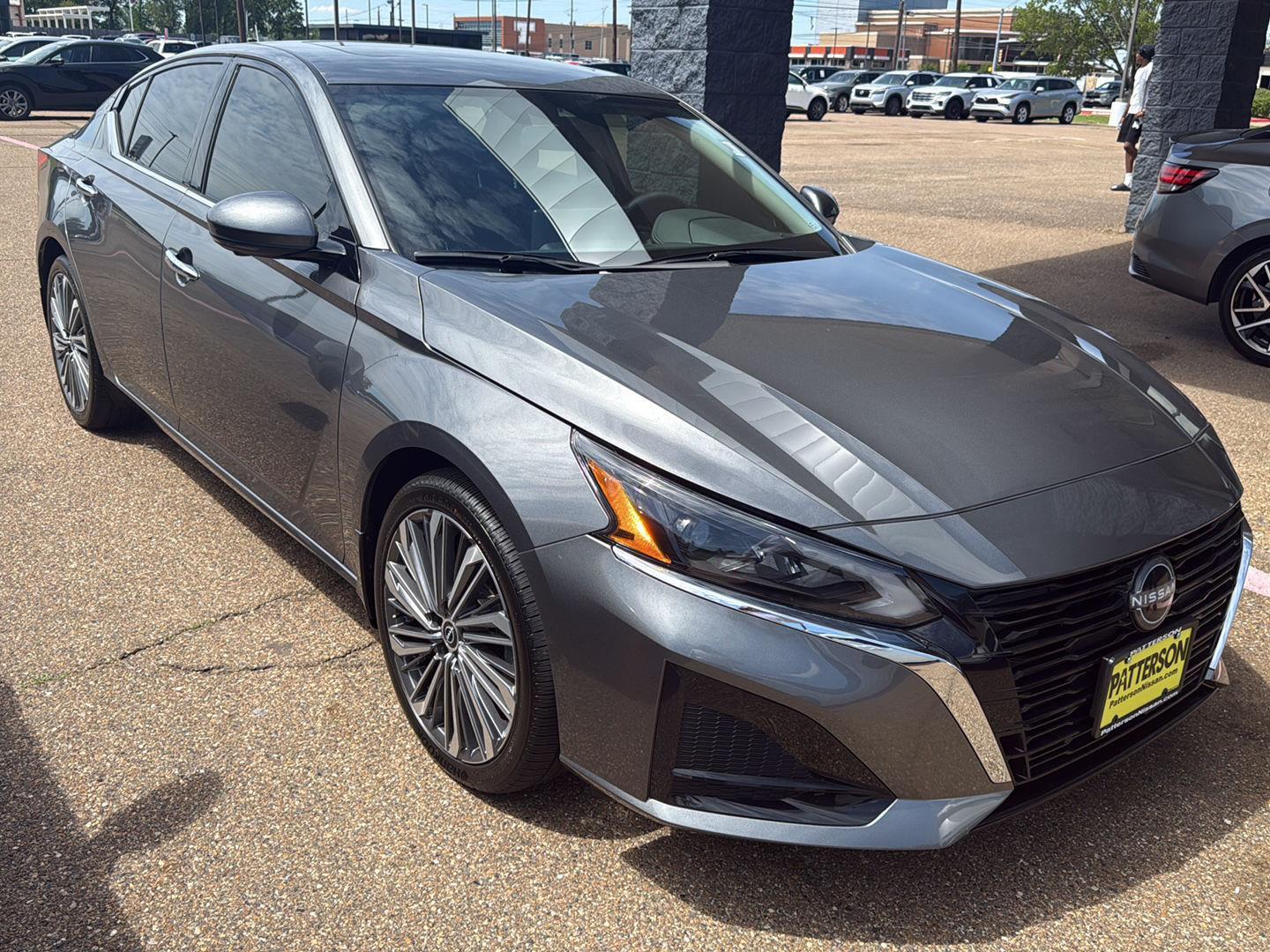 Gray (Gun Metallic) 2025 Nissan Altima 2.5 SL FWD Sedan Front-Wheel Drive Continuously Variable Transmission