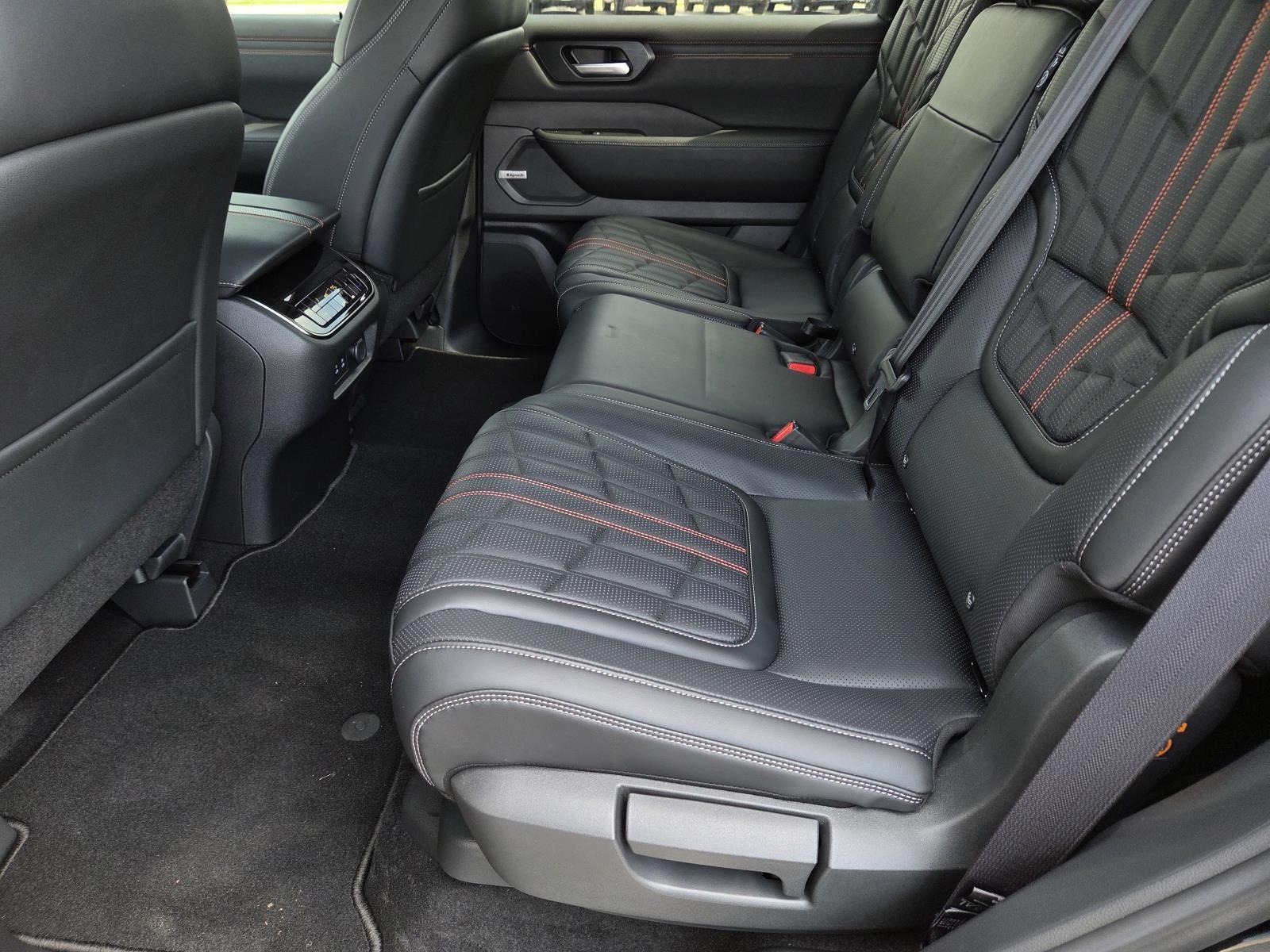2026 Nissan Armada PRO-4X - Photo 23