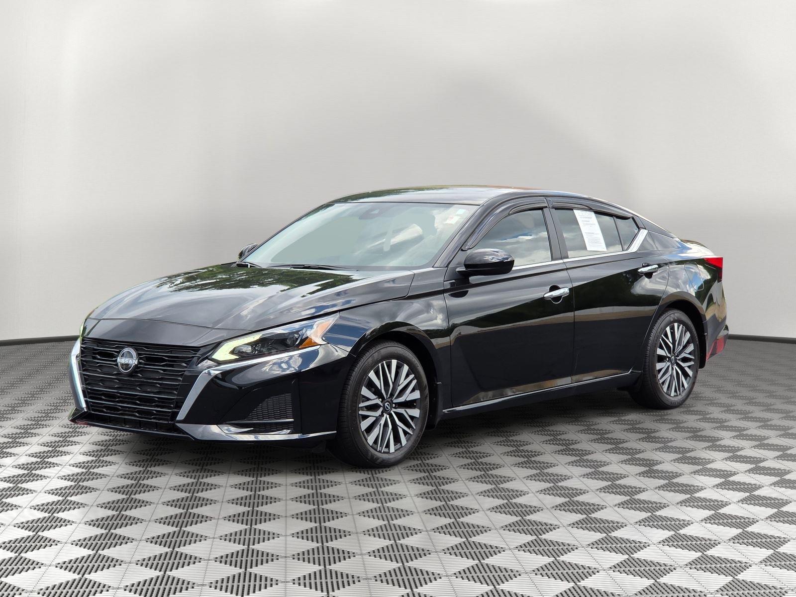 Super Black 2024 Nissan Altima 2.5 SV FWD Sedan Front-Wheel Drive Continuously Variable Transmission