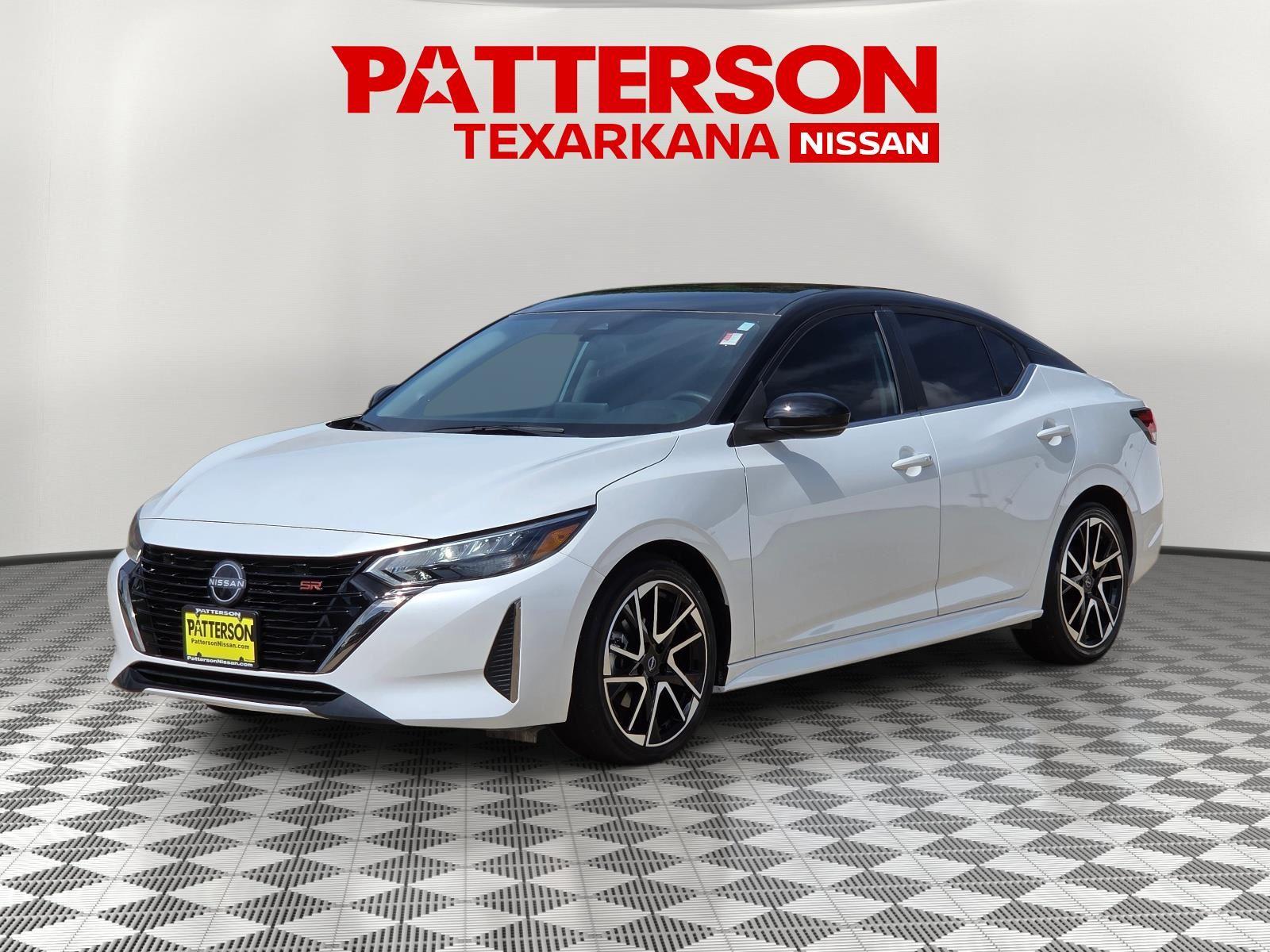 2025 Nissan Sentra SR CVT's photo