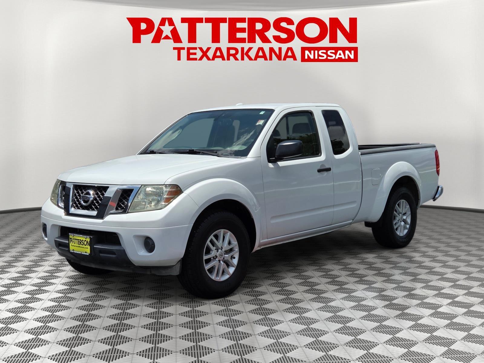 Glacier White 2016 Nissan Frontier Pickup Truck 4X2 Automatic
