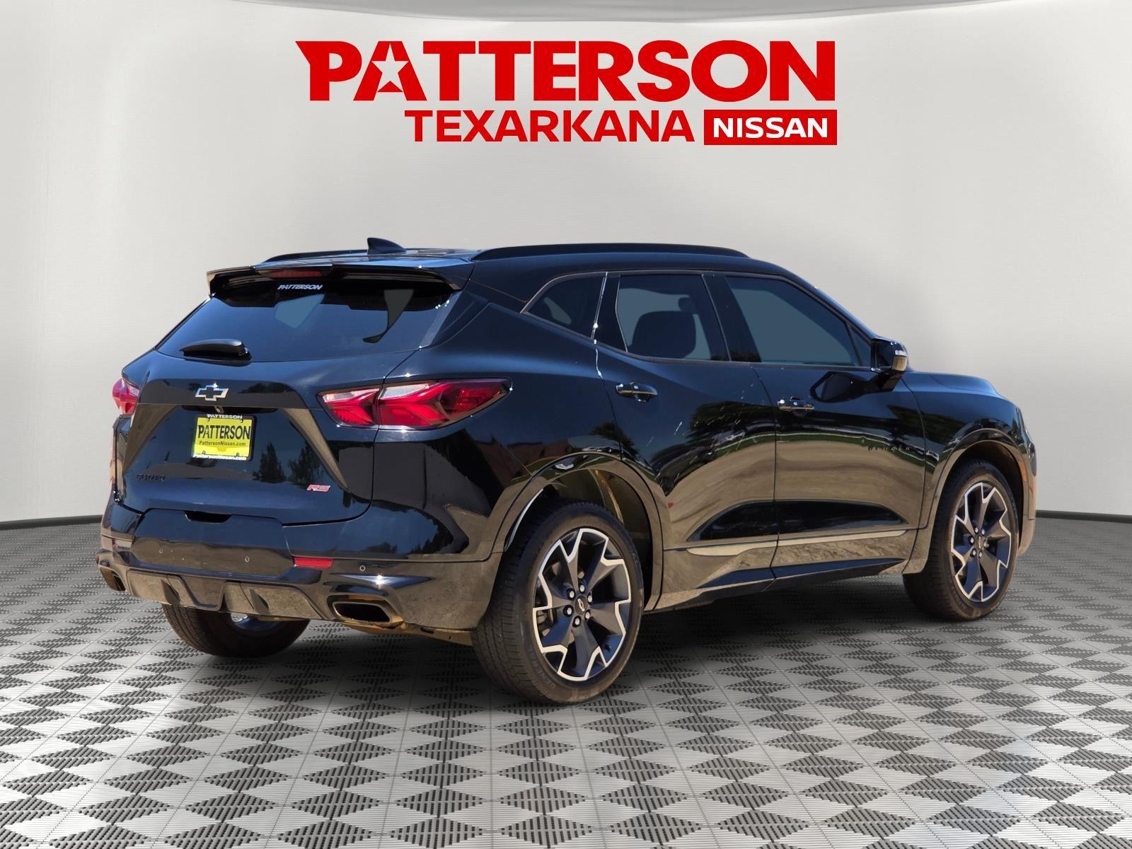 View vehicle photo 4