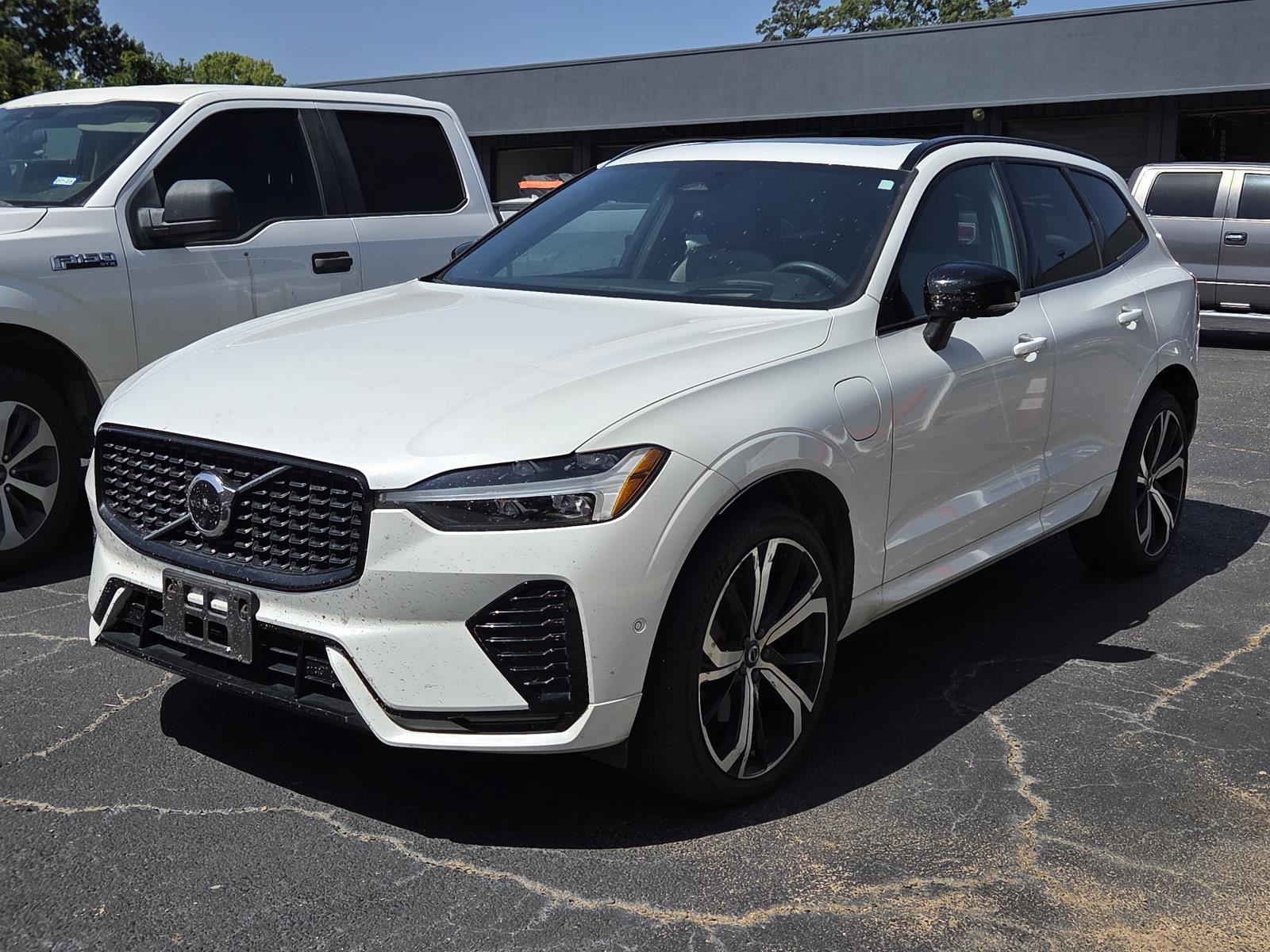 Crystal White Metallic 2022 Volvo XC60 SUV / Crossover All-Wheel Drive Automatic
