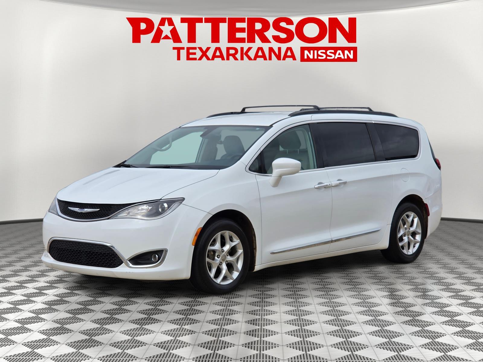 2017 Chrysler Pacifica Touring L FWD