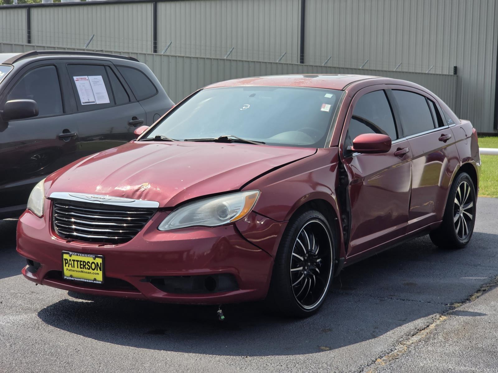 2013 Chrysler 200 Touring Sedan FWD