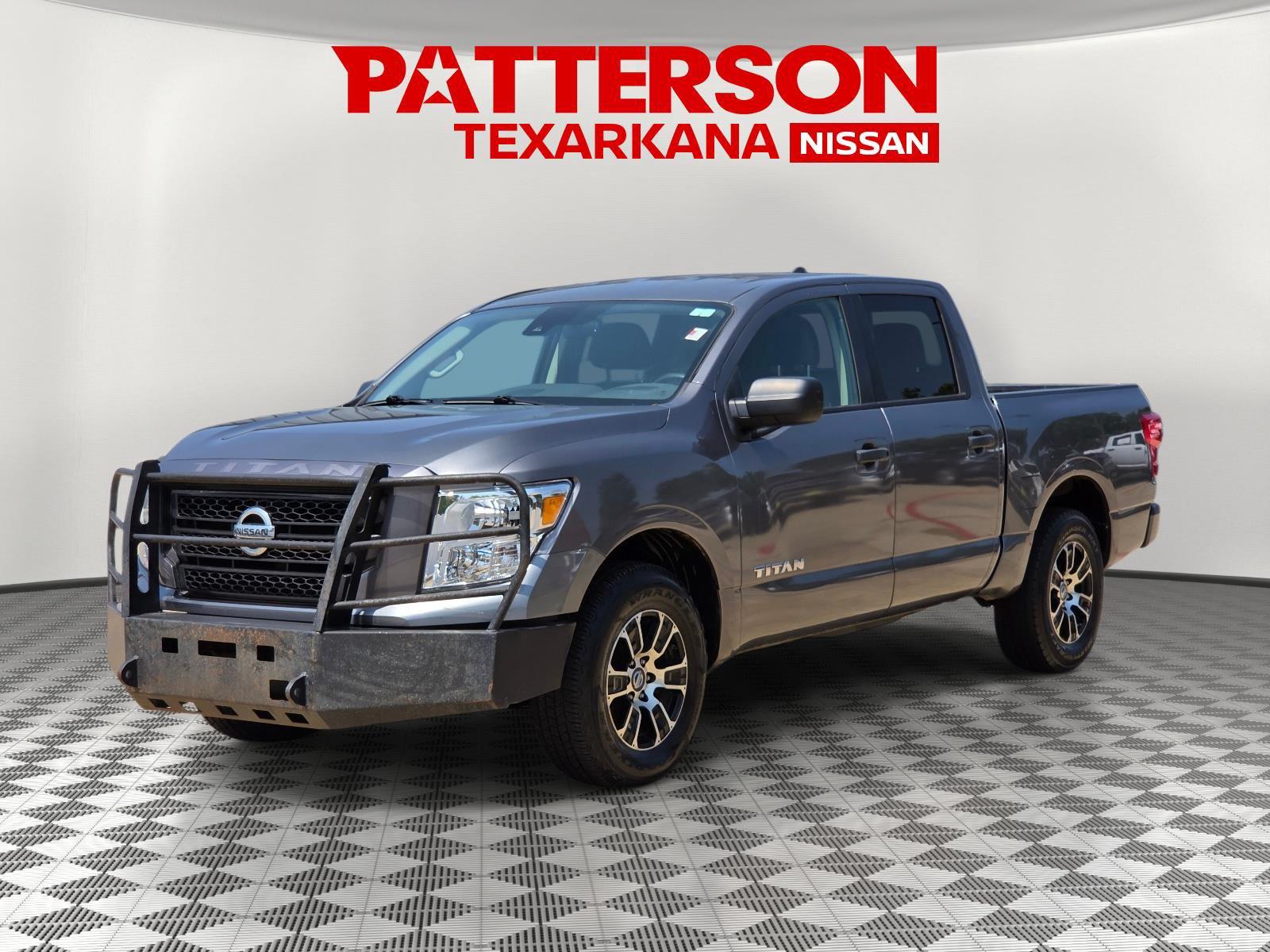 2022 Nissan Titan SV Crew Cab 4WD