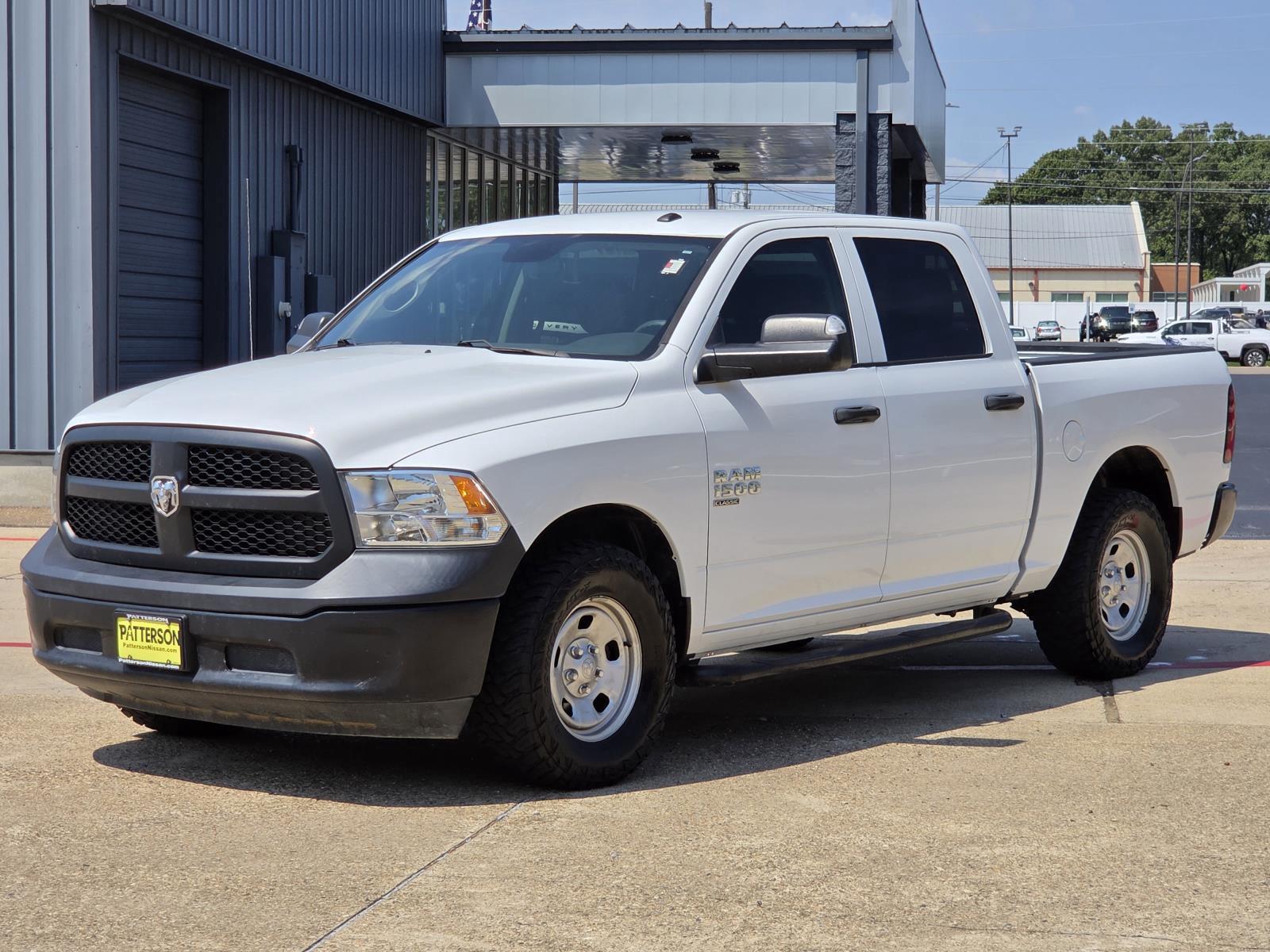 Bright White Clearcoat 2022 RAM 1500 Pickup Truck Four-Wheel Drive 8-Speed Automatic