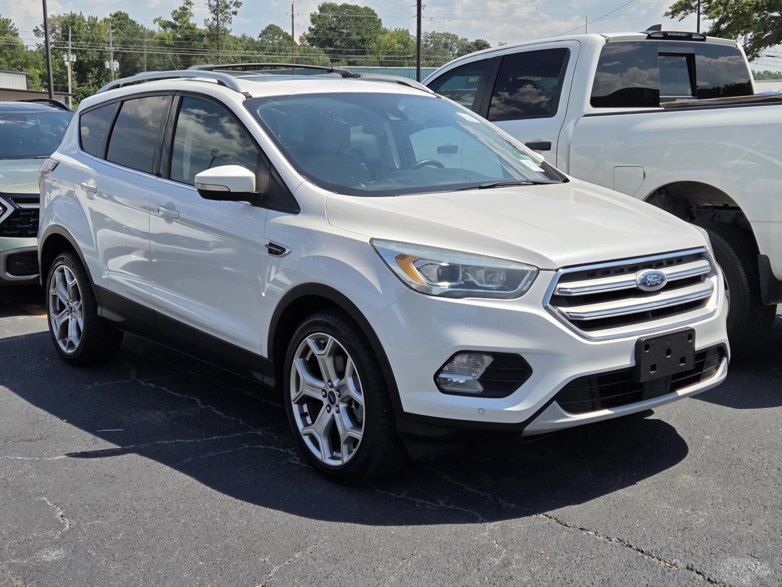 White Platinum Metallic Tri-Coat 2017 Ford Escape SUV / Crossover Front-Wheel Drive 6-Speed Automatic