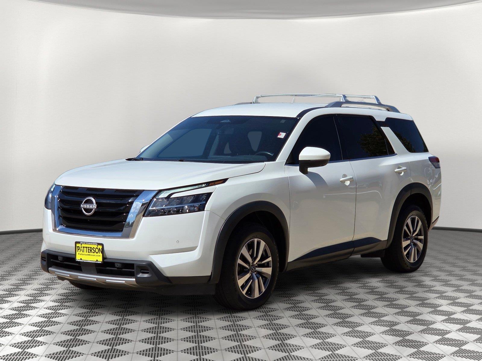 2023 Nissan Pathfinder SL 4WD