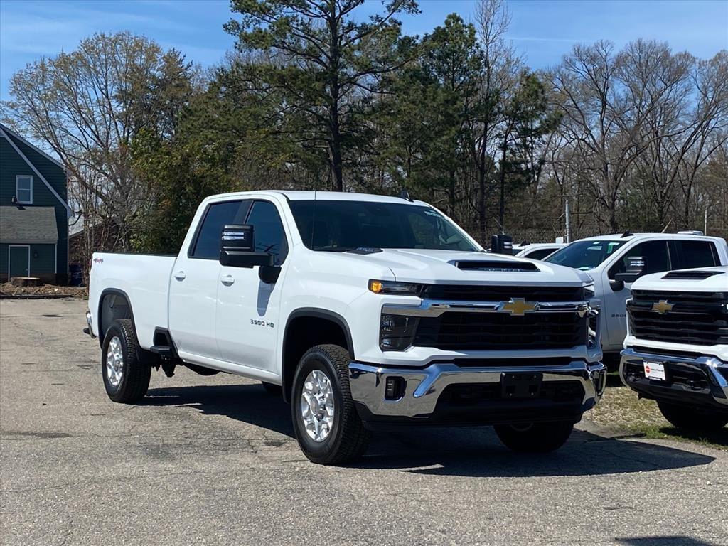2026 Chevrolet Silverado 3500HD LT Crew Cab 4WD