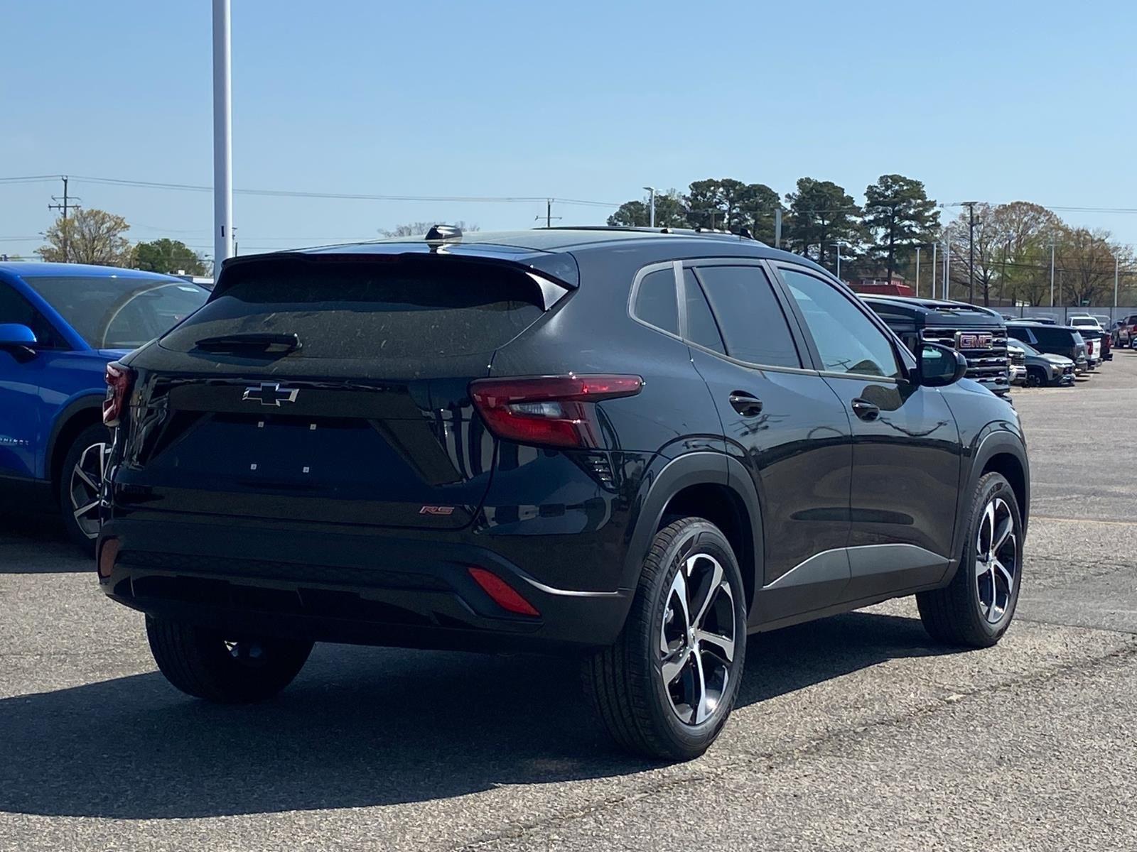 View vehicle photo 3