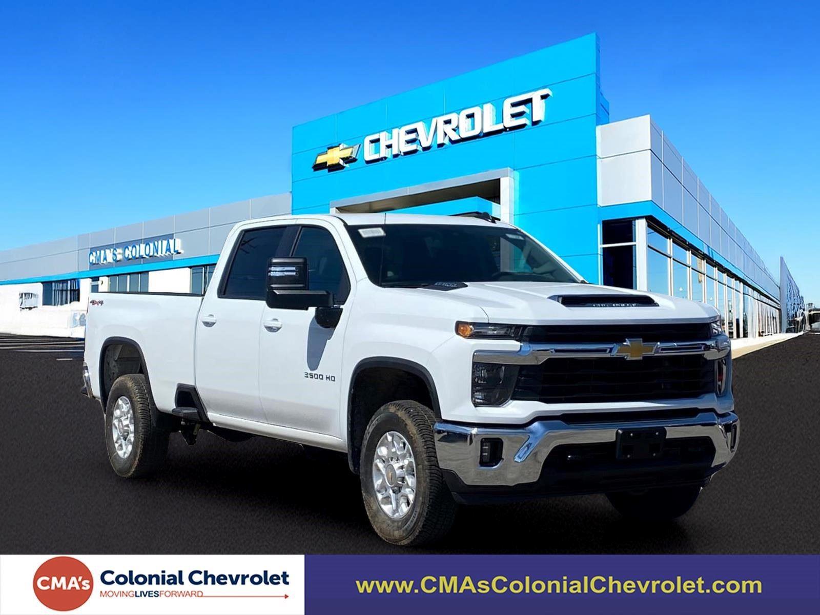 SUMMIT WHITE 2026 Chevrolet Silverado 3500HD LT Crew Cab 4WD Pickup Truck Four-Wheel Drive Automatic