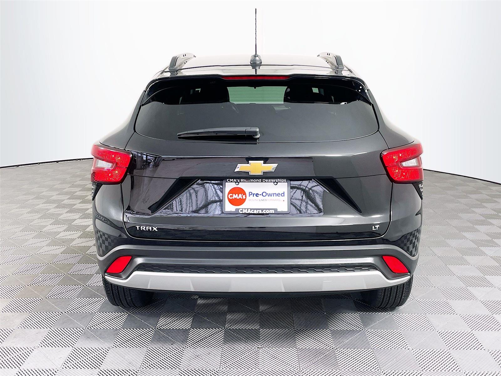 View vehicle photo 7