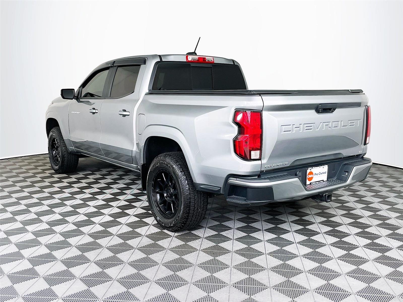 View vehicle photo 6