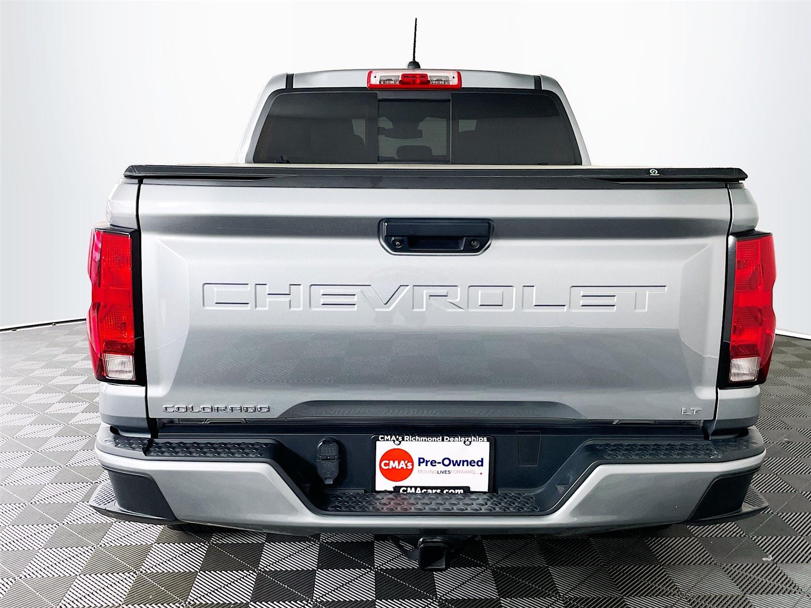 View vehicle photo 7