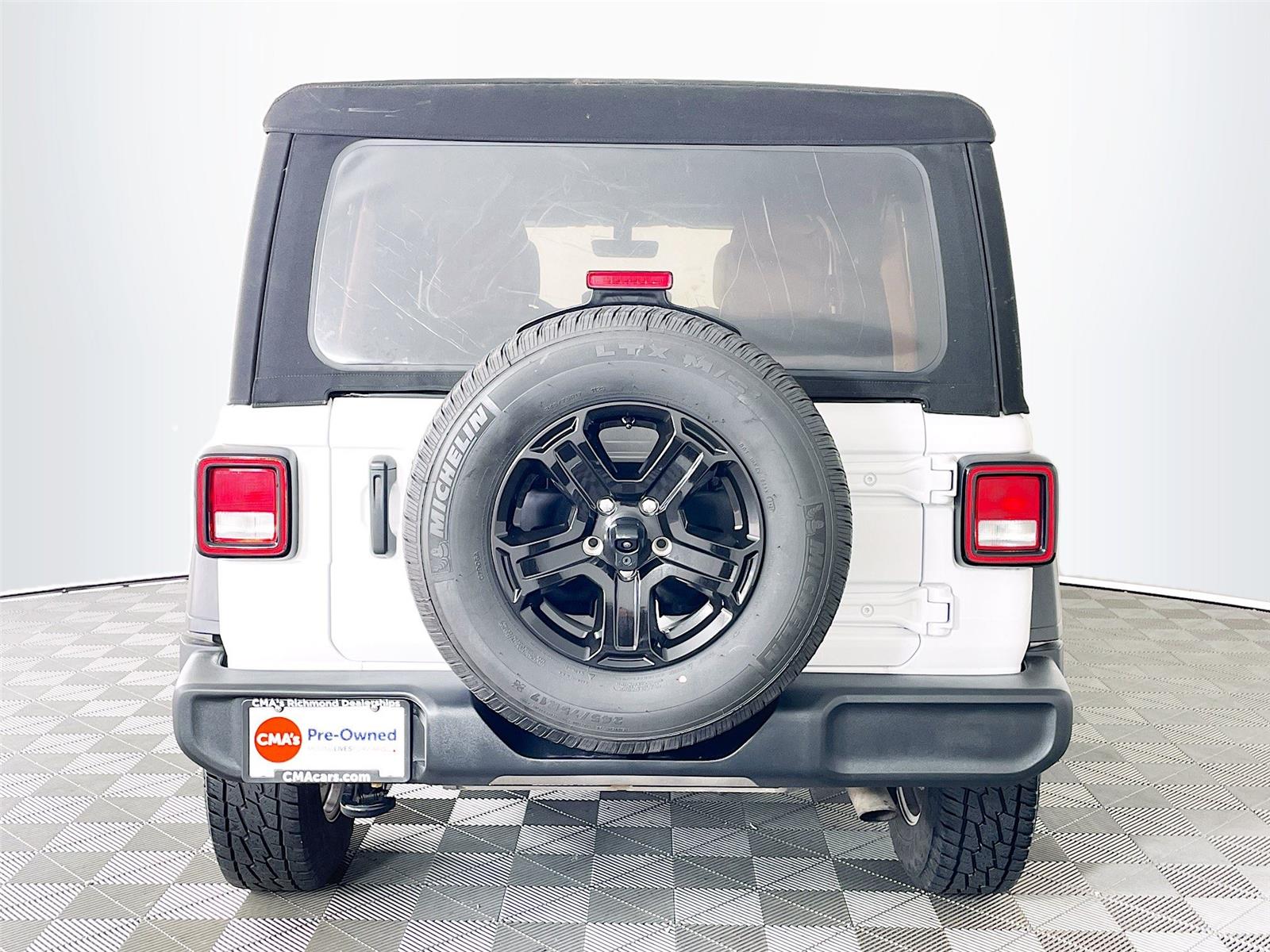 View vehicle photo 7