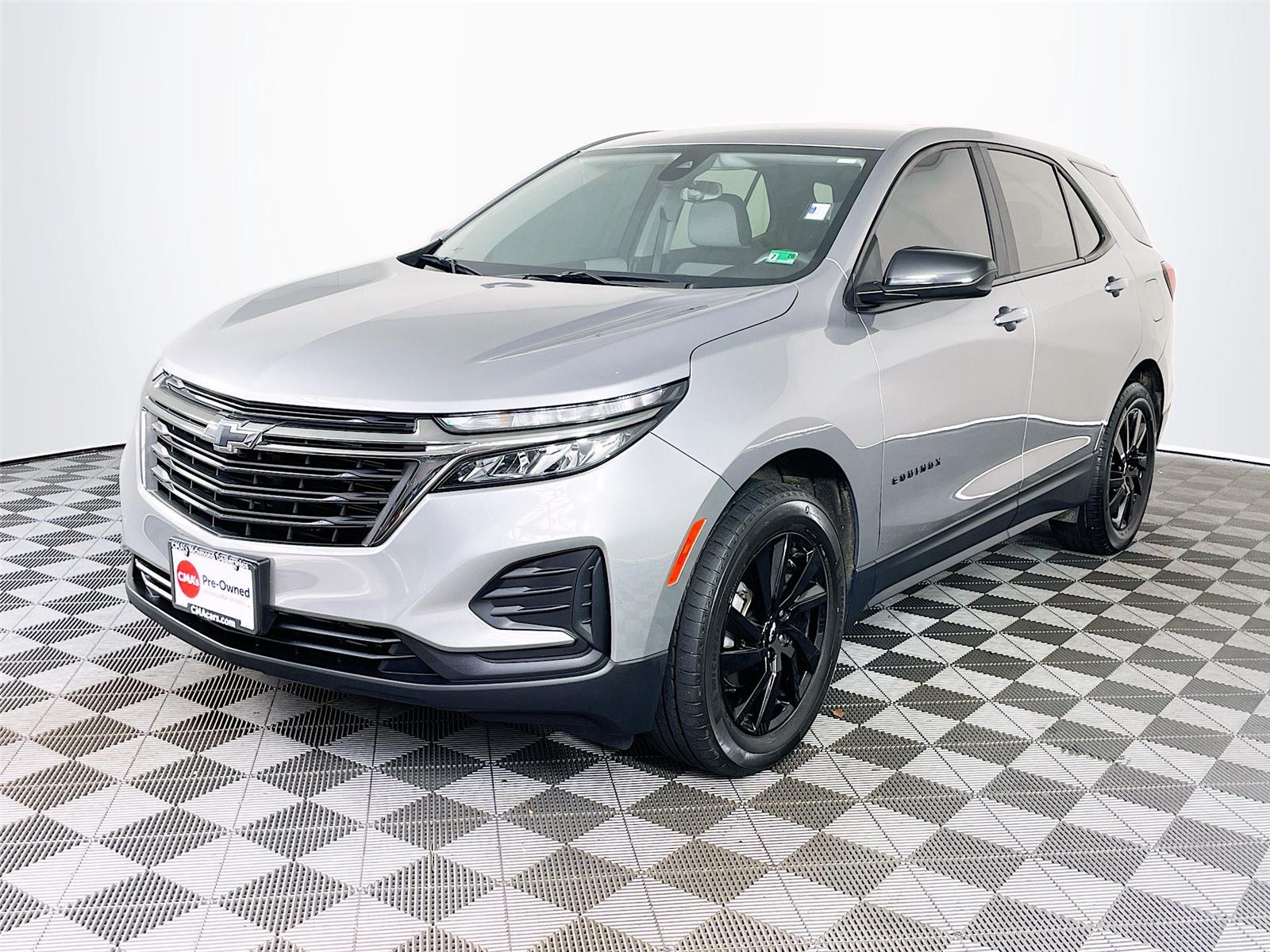 View vehicle photo 3