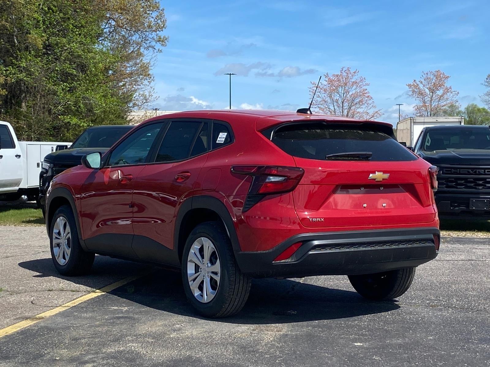 View vehicle photo 5