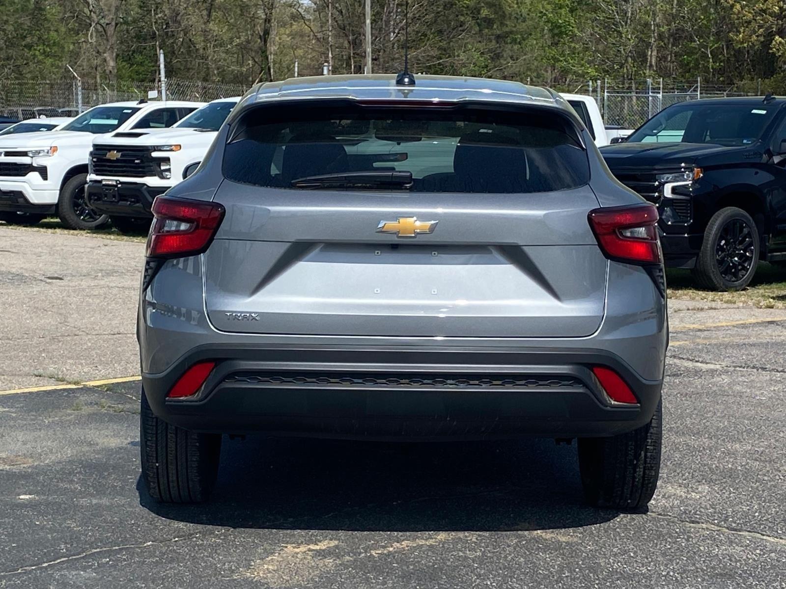 View vehicle photo 4