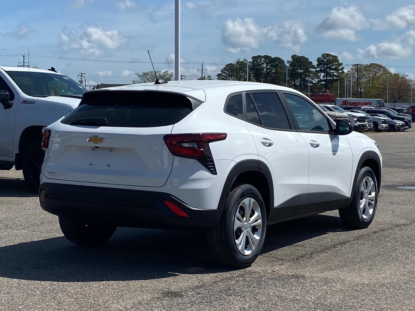 View vehicle photo 3