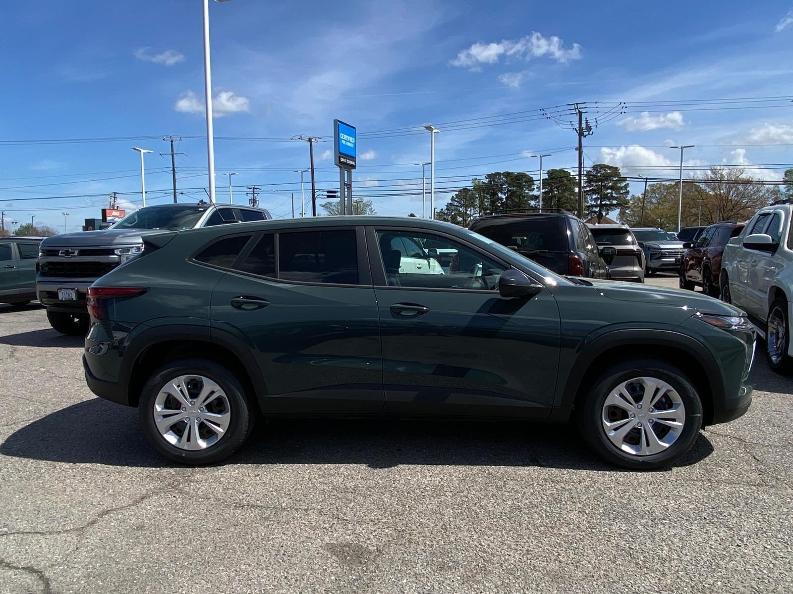 View vehicle photo 2