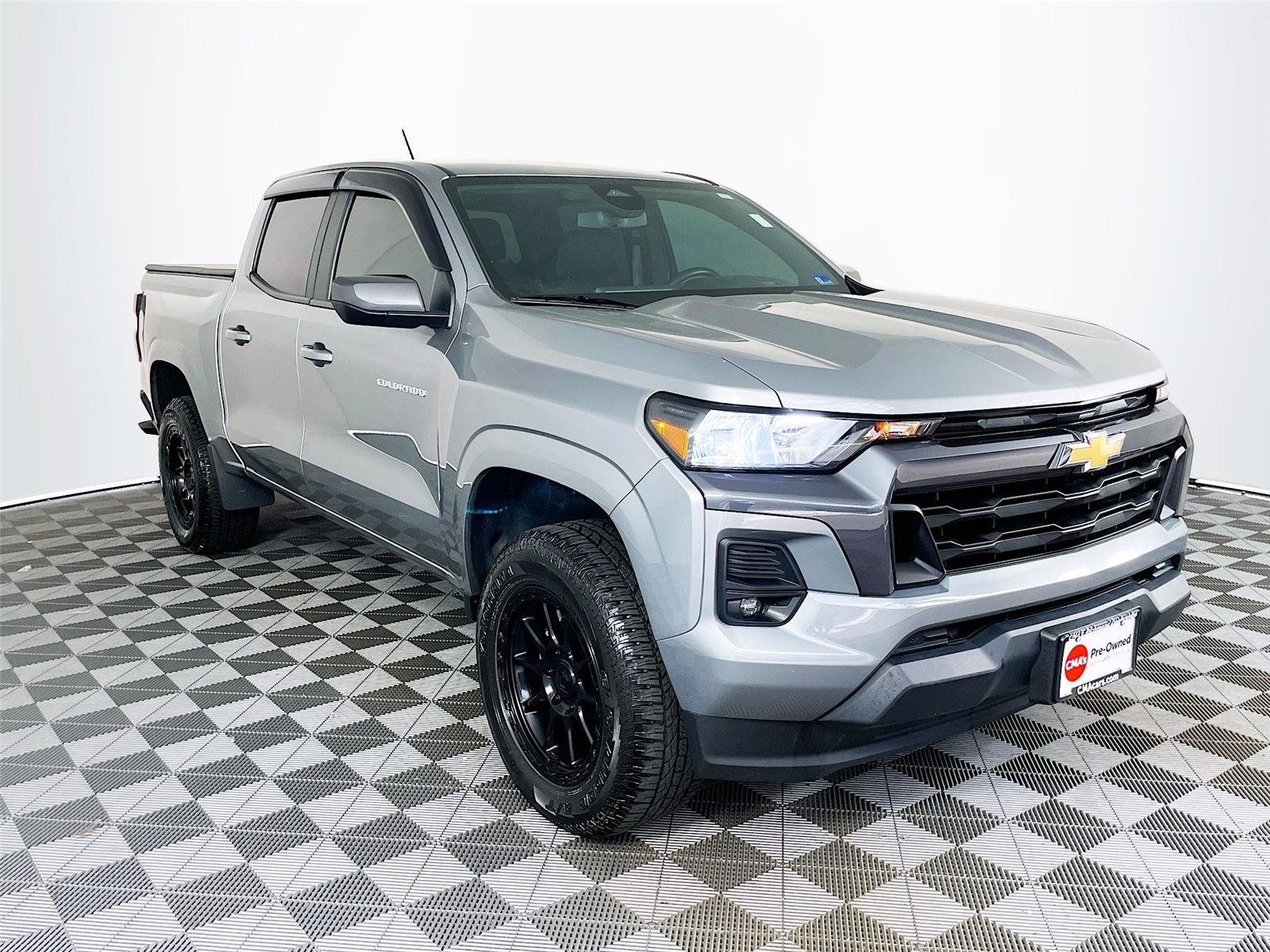 Sterling Gray Metallic 2024 Chevrolet Colorado LT Crew Cab RWD Pickup Truck 4X2 8-Speed Automatic