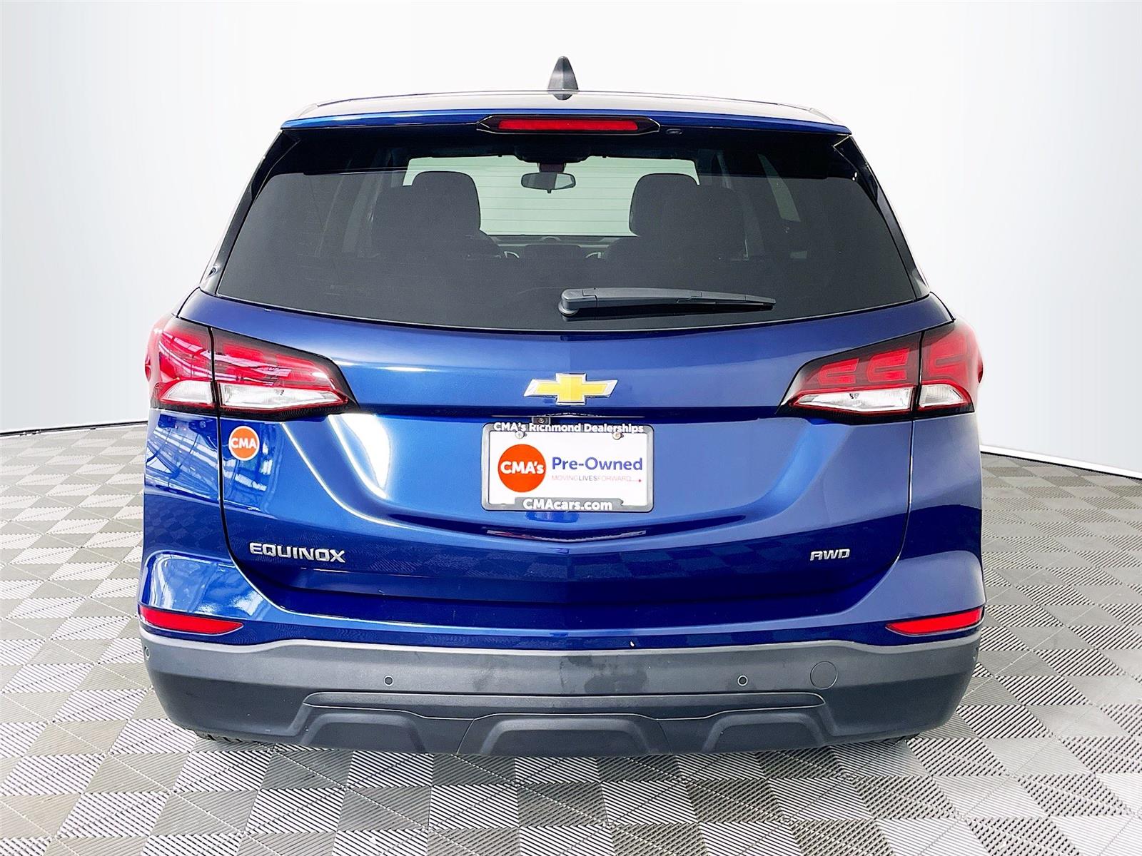 View vehicle photo 7