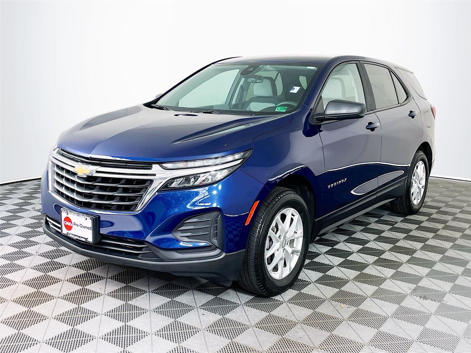 View vehicle photo 3