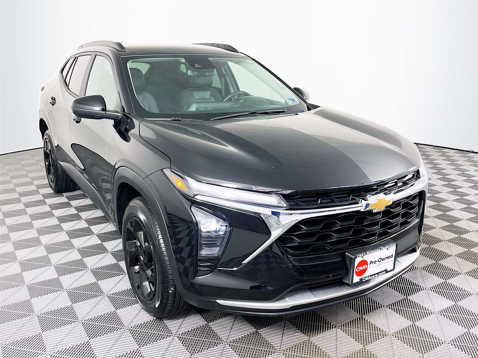 Mosaic Black Metallic 2025 Chevrolet Trax LT FWD SUV / Crossover Front-Wheel Drive 6-Speed Automatic