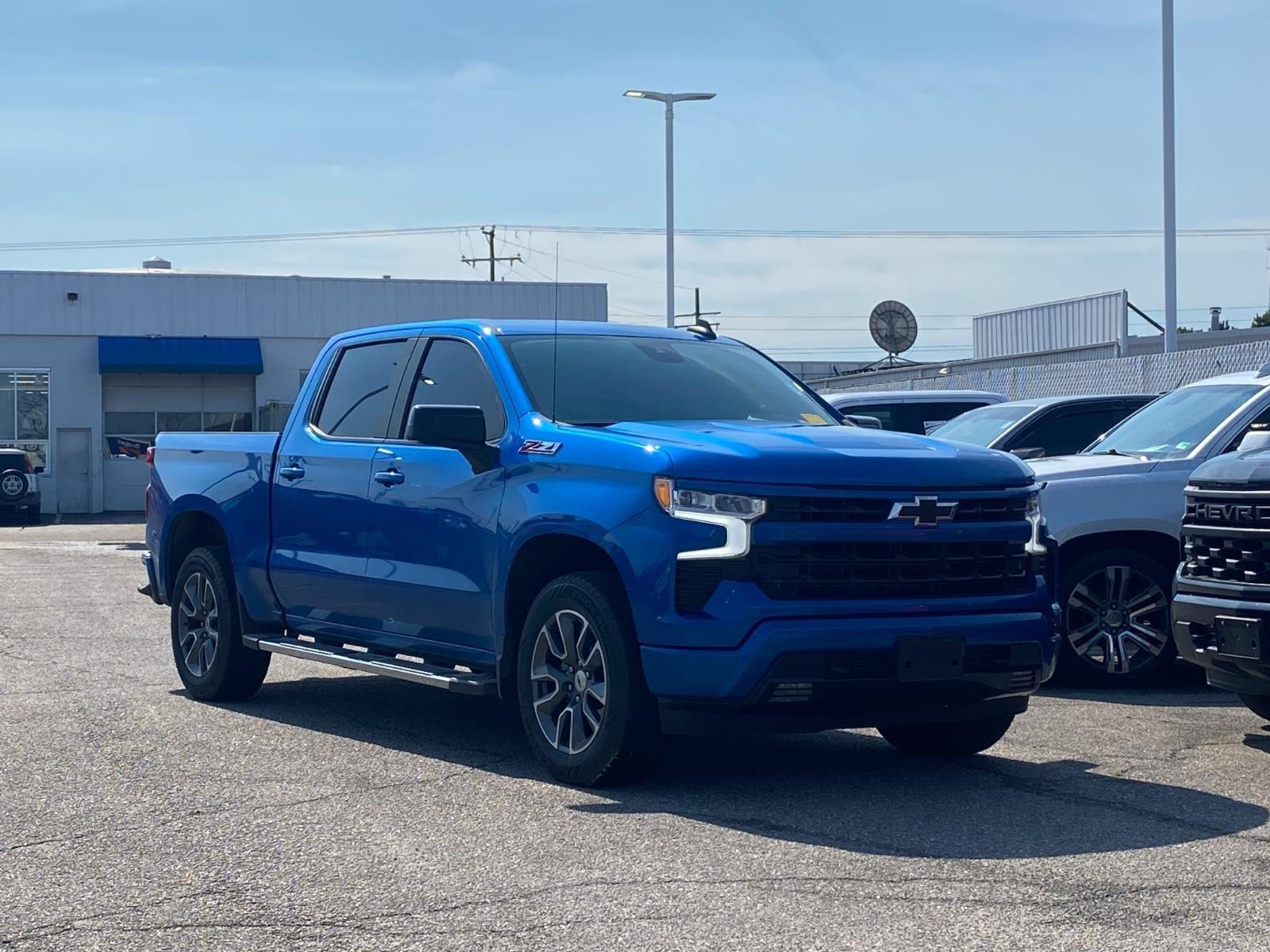 Glacier Blue Metallic 2023 Chevrolet Silverado 1500 RST Crew Cab 4WD Pickup Truck Four-Wheel Drive Automatic